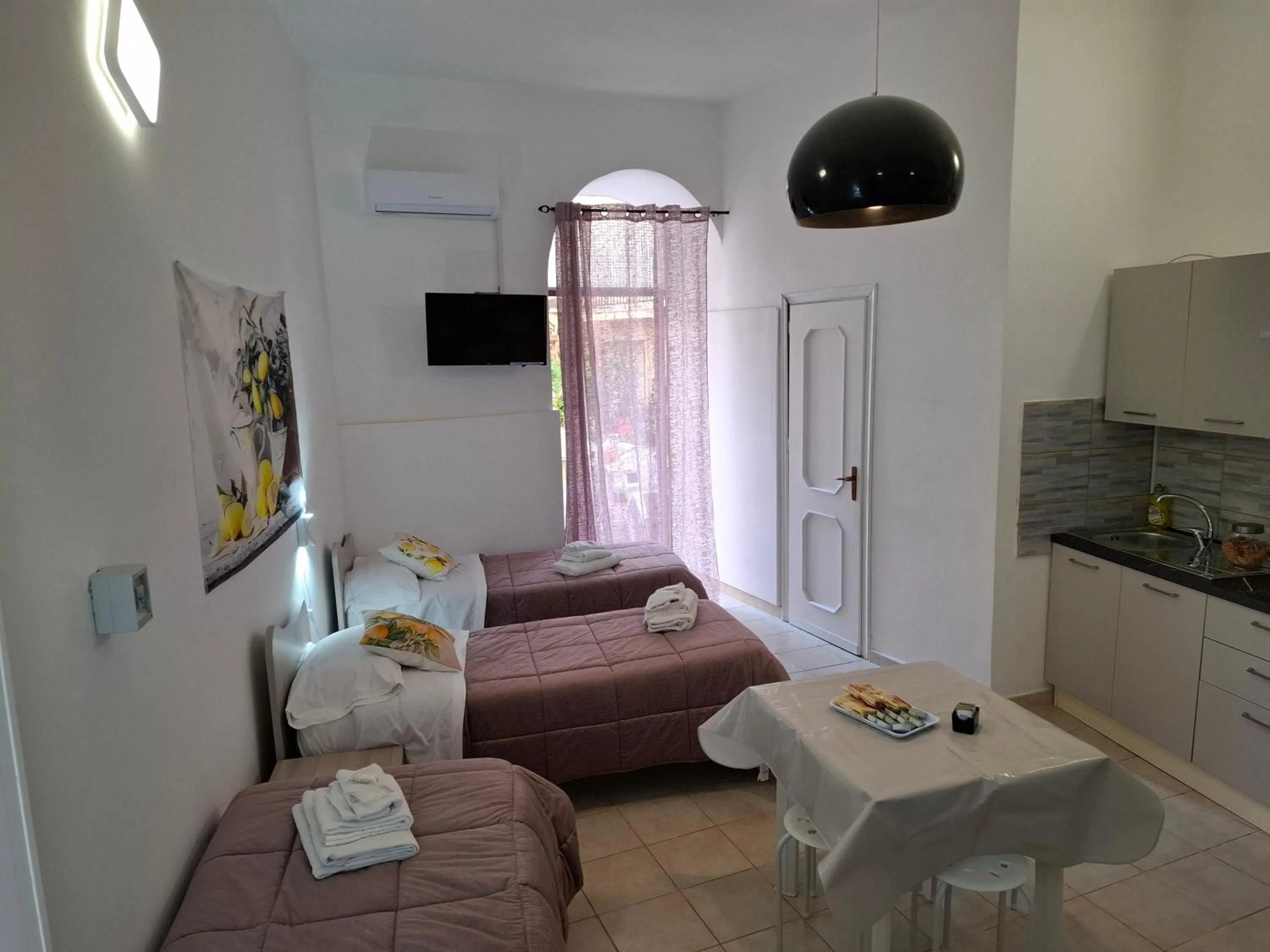 Bedroom, Bed in B&B Le Lumìe " Bed end Kitchen"