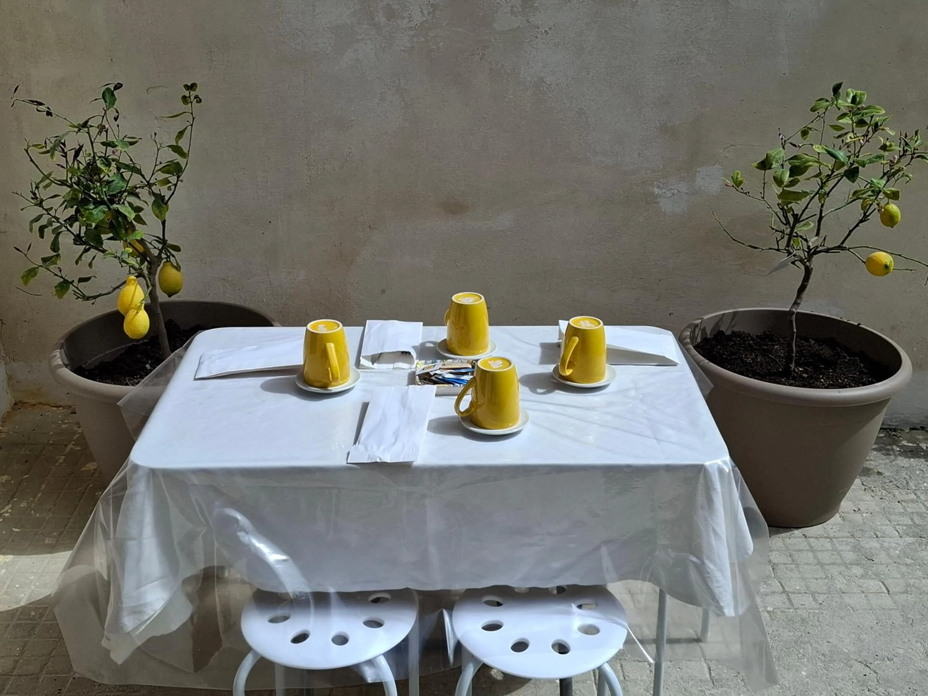 Breakfast in B&B Le Lumìe "Il Cortiletto Del Centro"