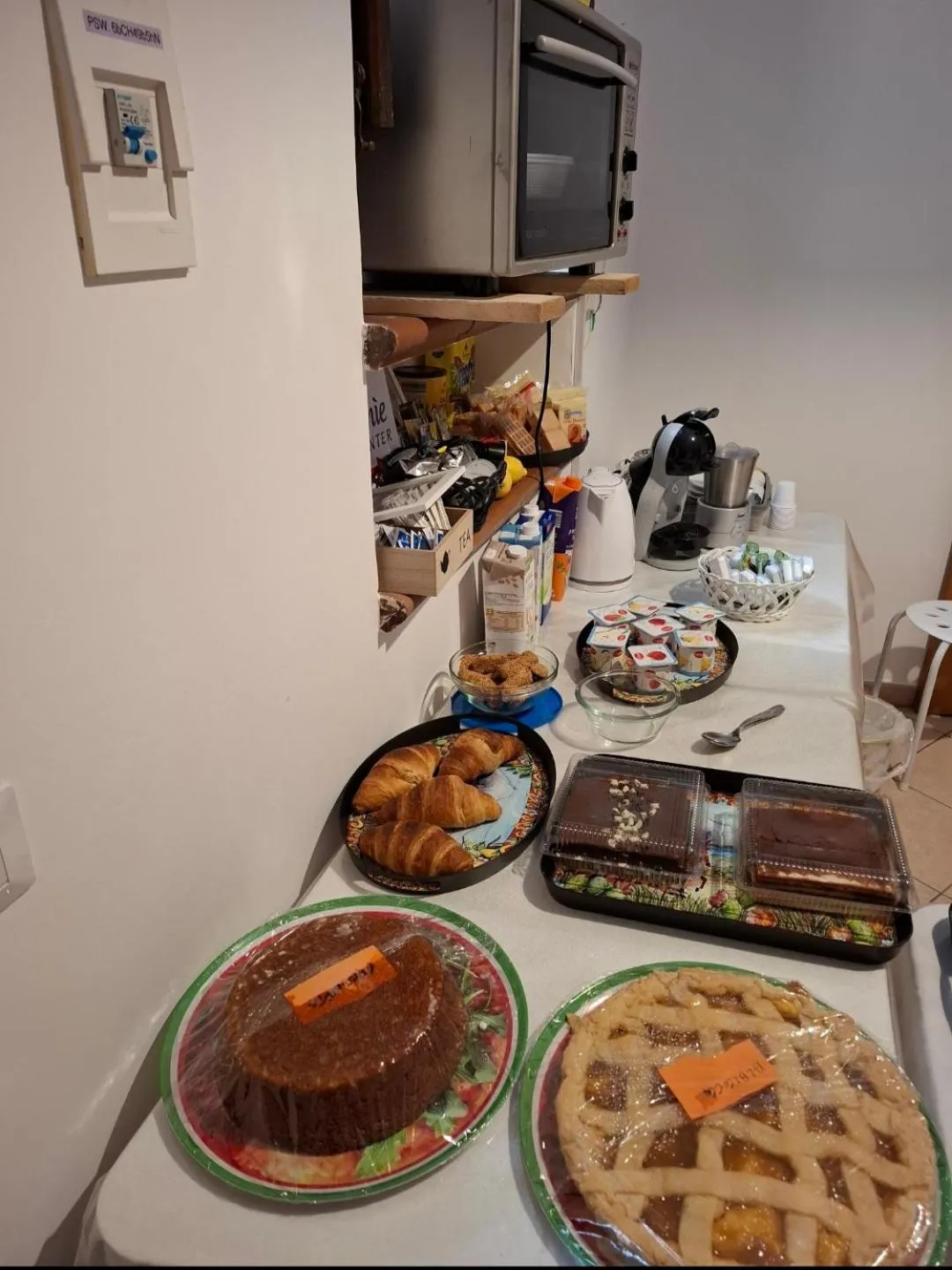 Breakfast in B&B Le Lumìe "Il Cortiletto Del Centro"