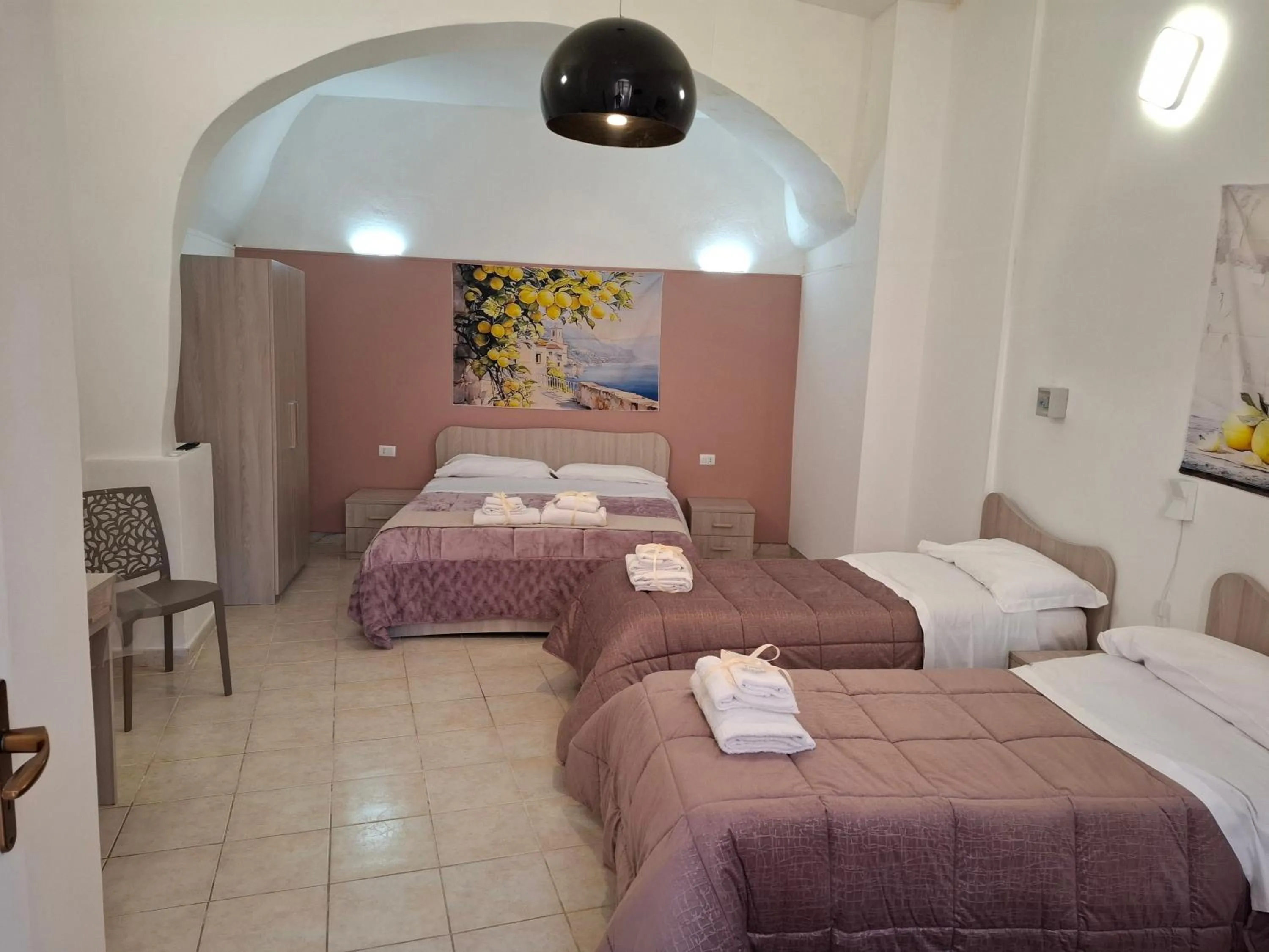 Bedroom, Bed in B&B Le Lumìe "Il Cortiletto Del Centro"