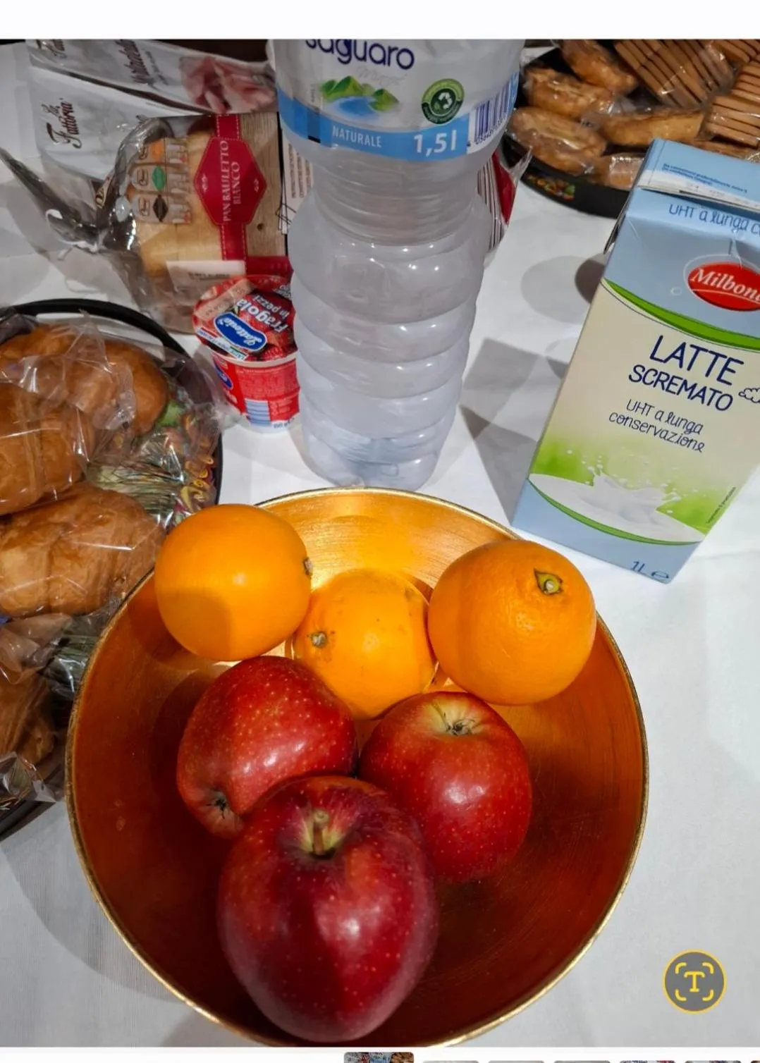 Breakfast in Le Lumìe "Bed, Breakfast end Kitchen in the Room"