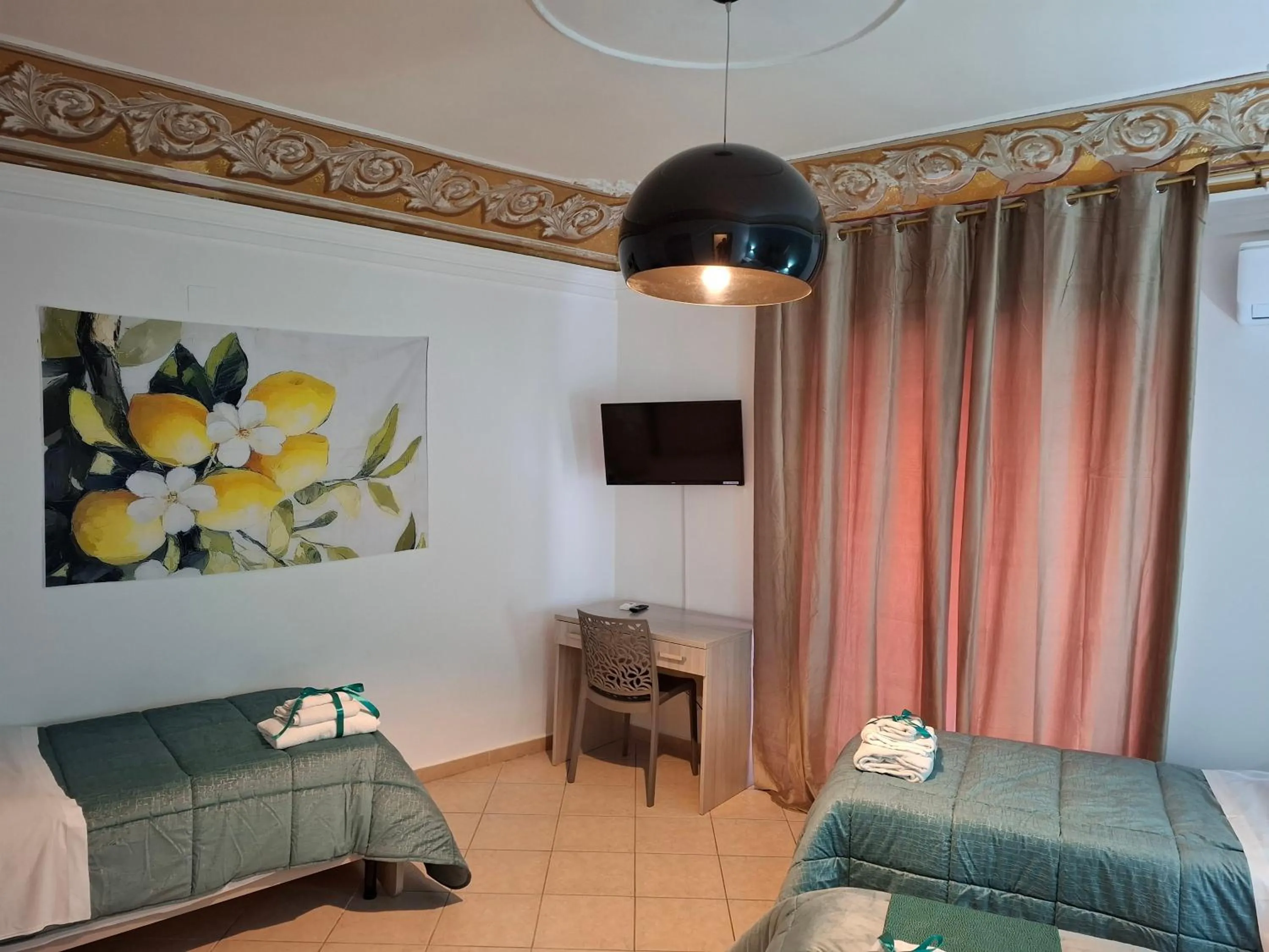 Bedroom, Bed in B&B Le Lumìe "Il Cortiletto Del Centro"