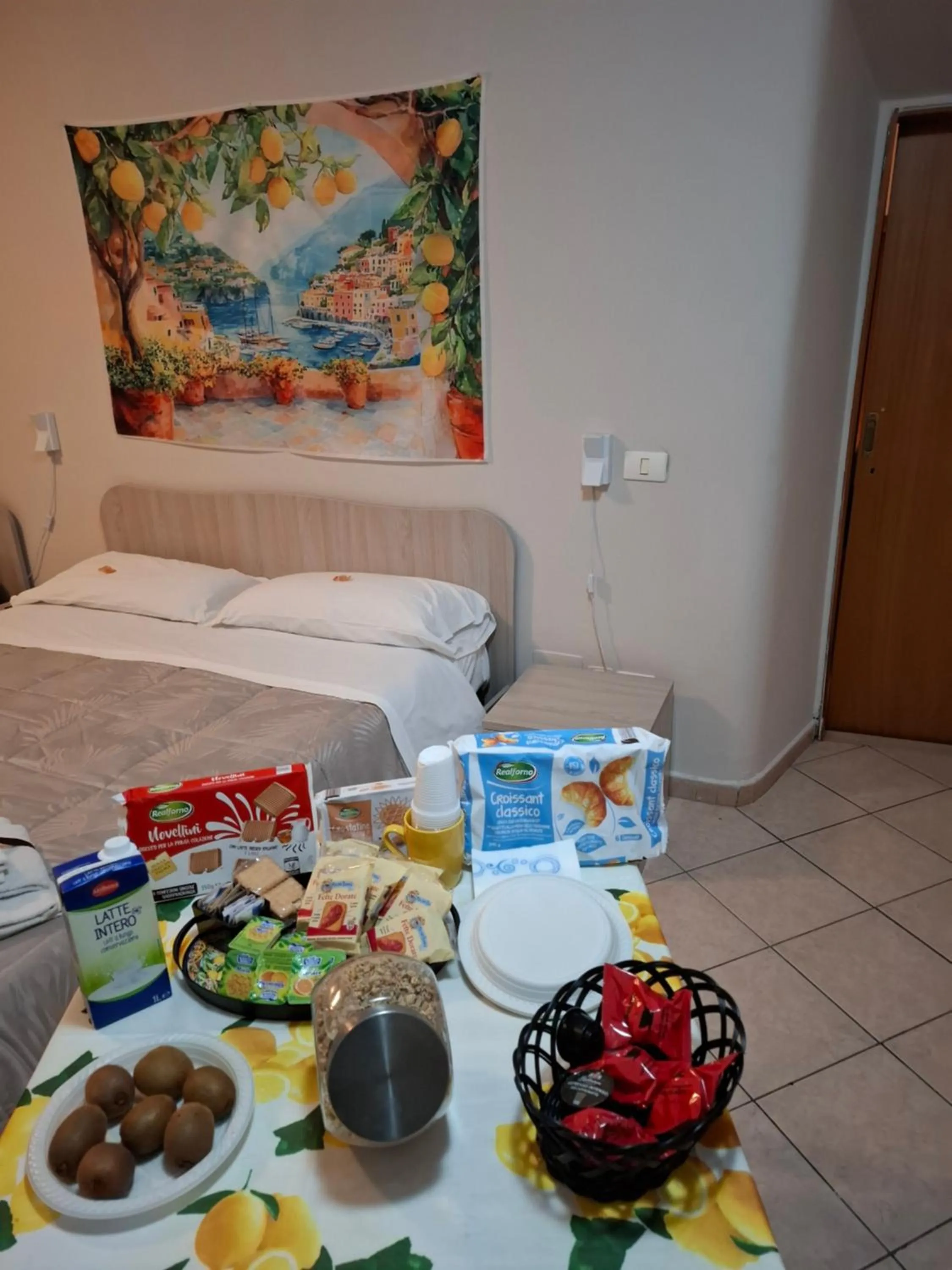 Dining area, Bed in B&B Le Lumìe " Bed end Kitchen"