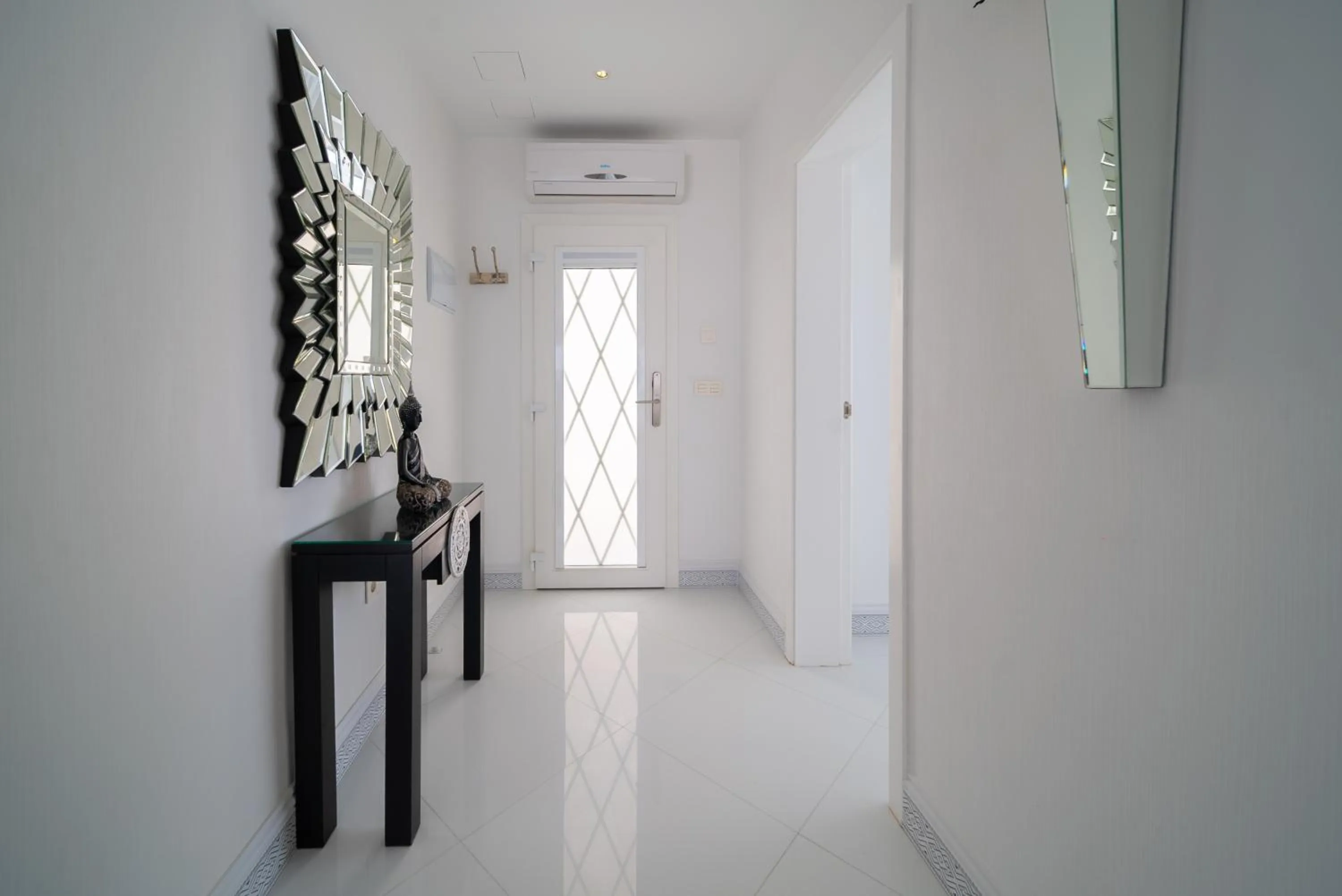 Lani's Suites de Luxe - Adults Only