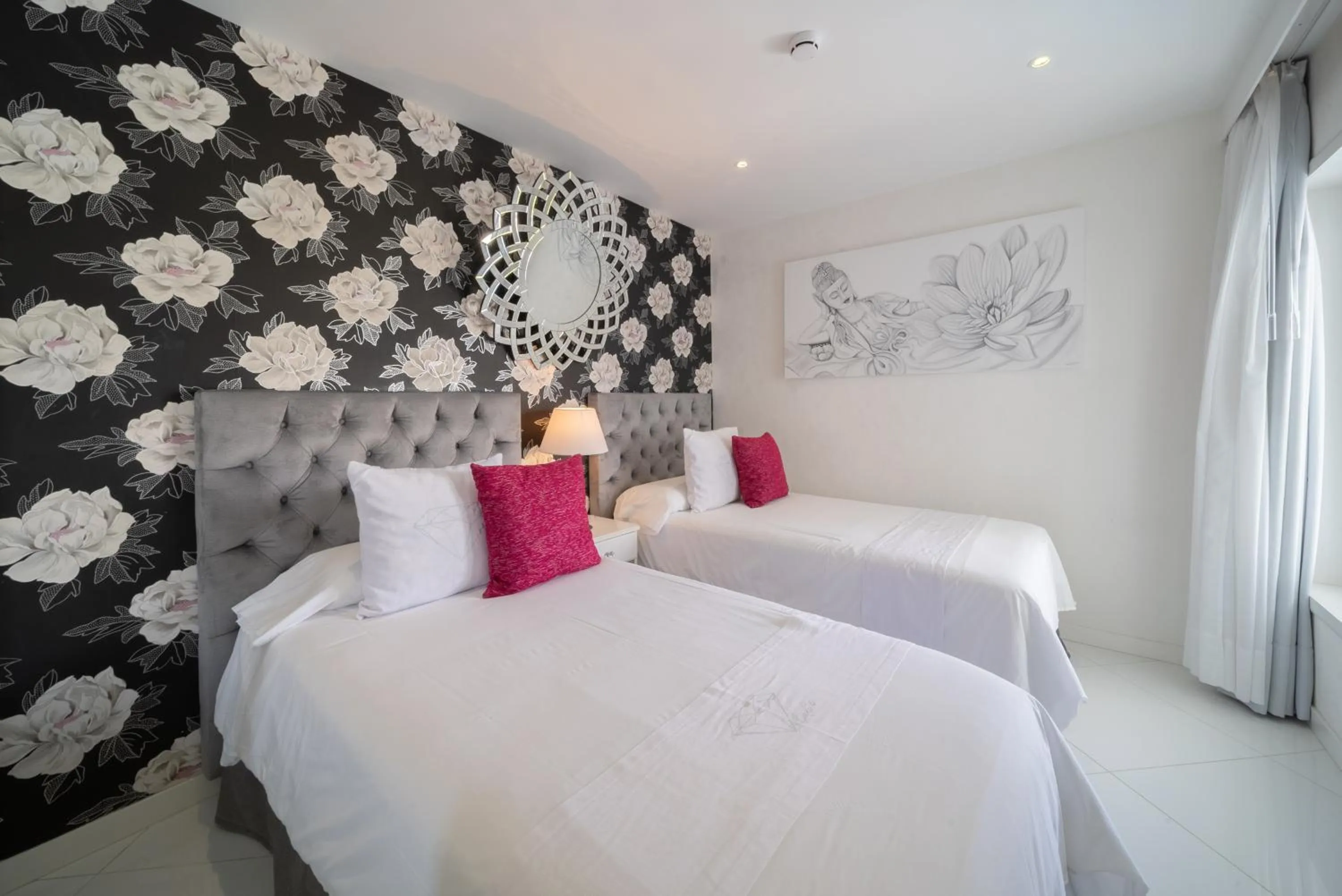 Bed in Lani's Suites de Luxe - Adults Only