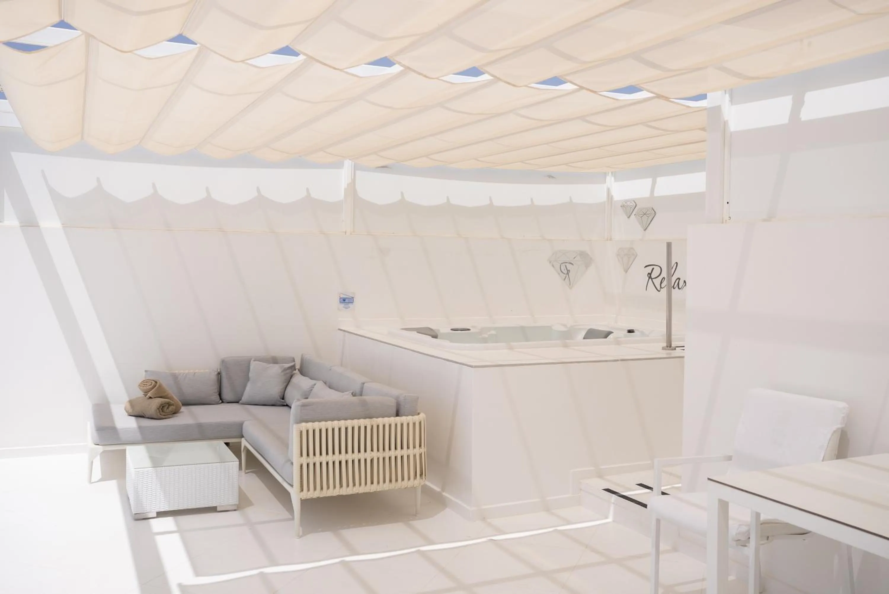 Lani's Suites de Luxe - Adults Only