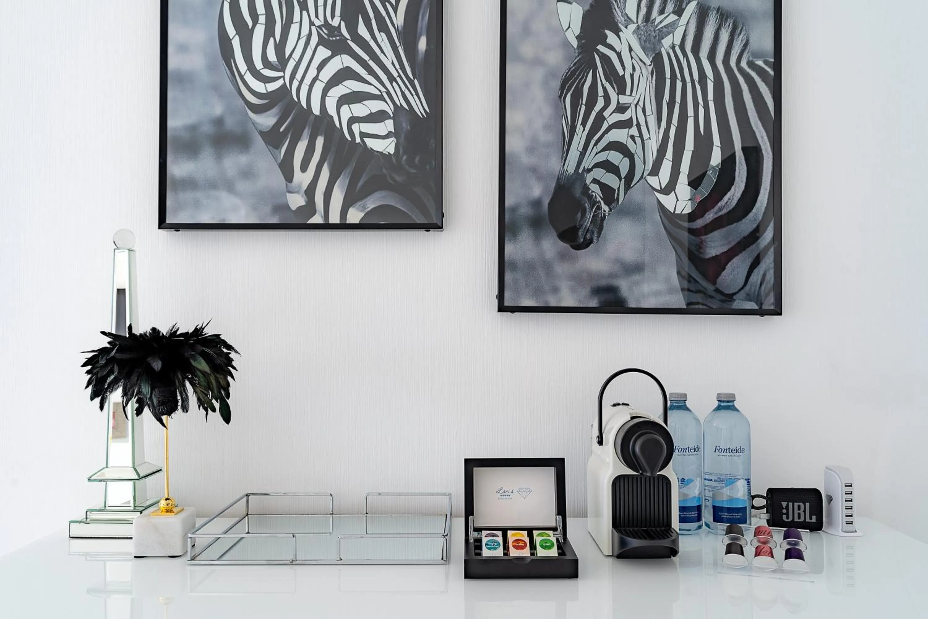 Coffee/tea facilities in Lani's Suites de Luxe - Adults Only