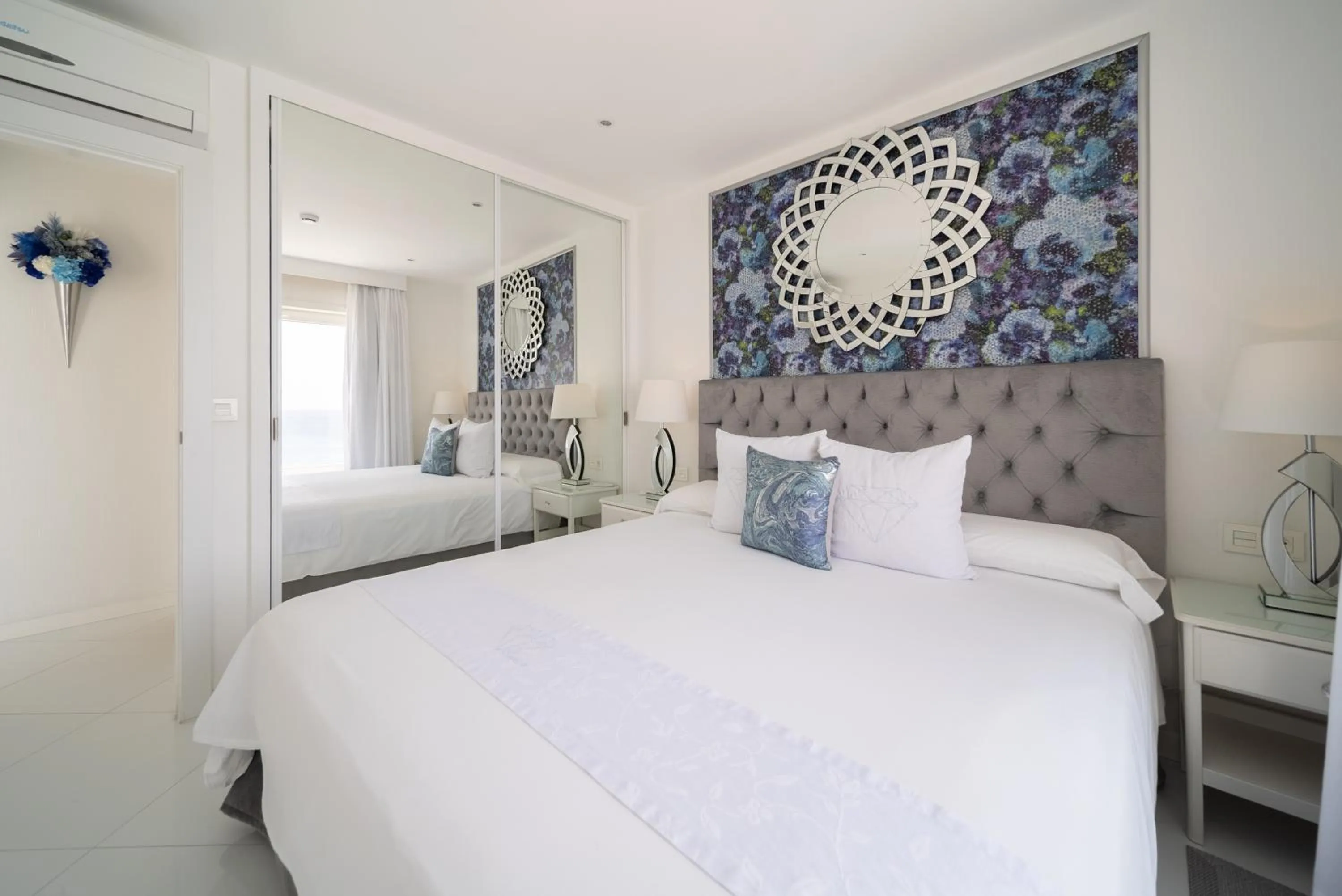 Bed in Lani's Suites de Luxe - Adults Only