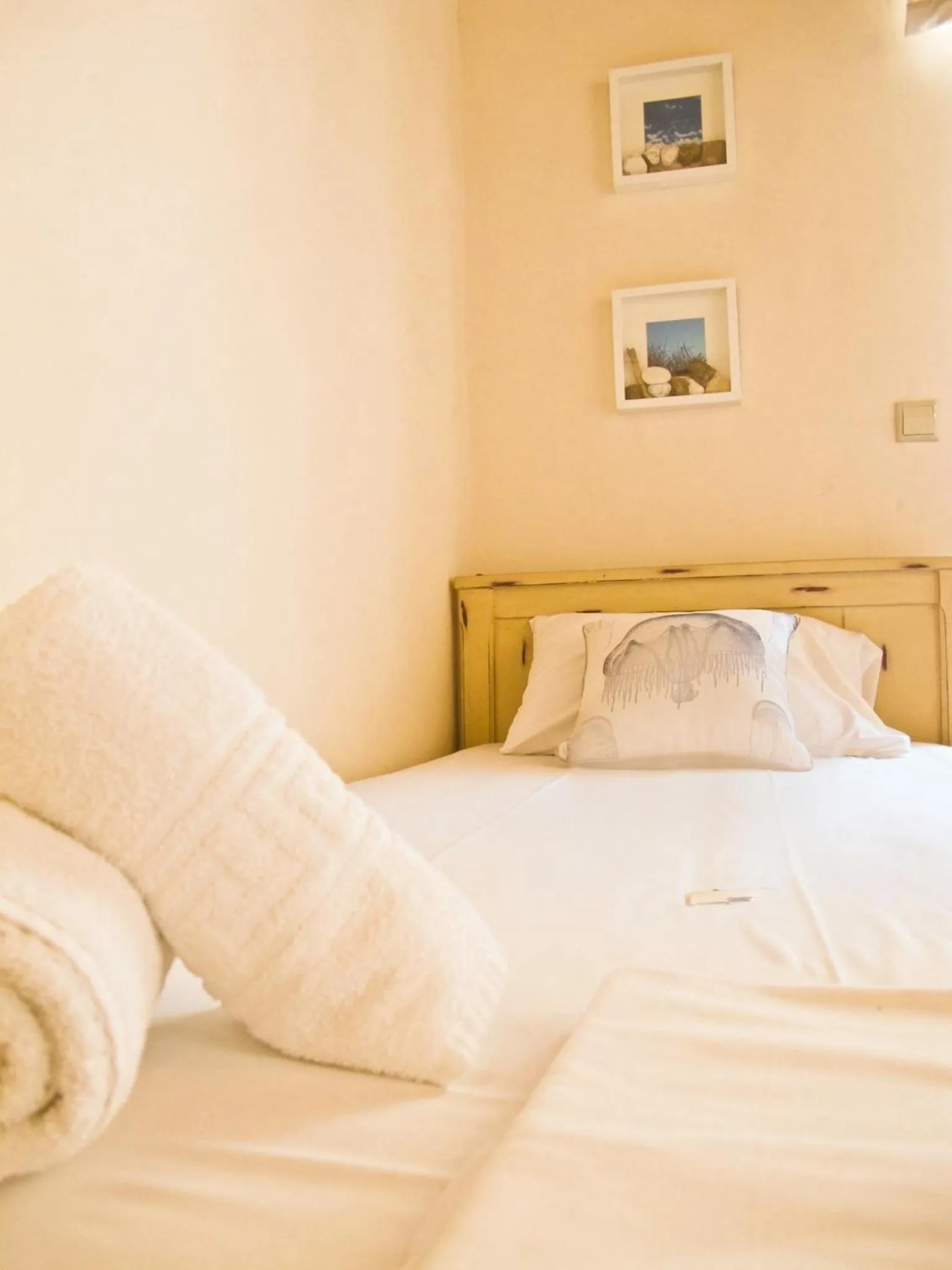 Bed in Theano Cottage