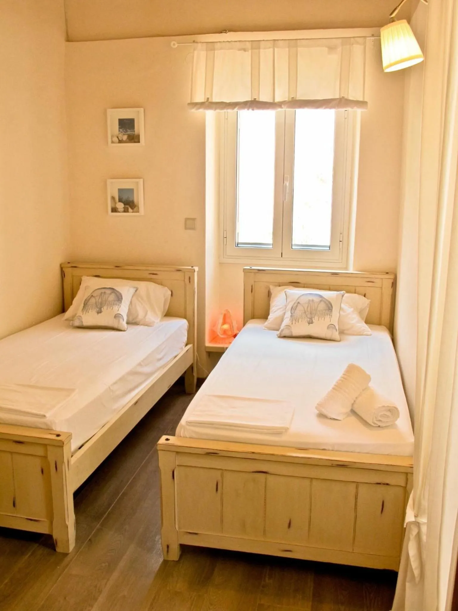 Bed in Theano Cottage