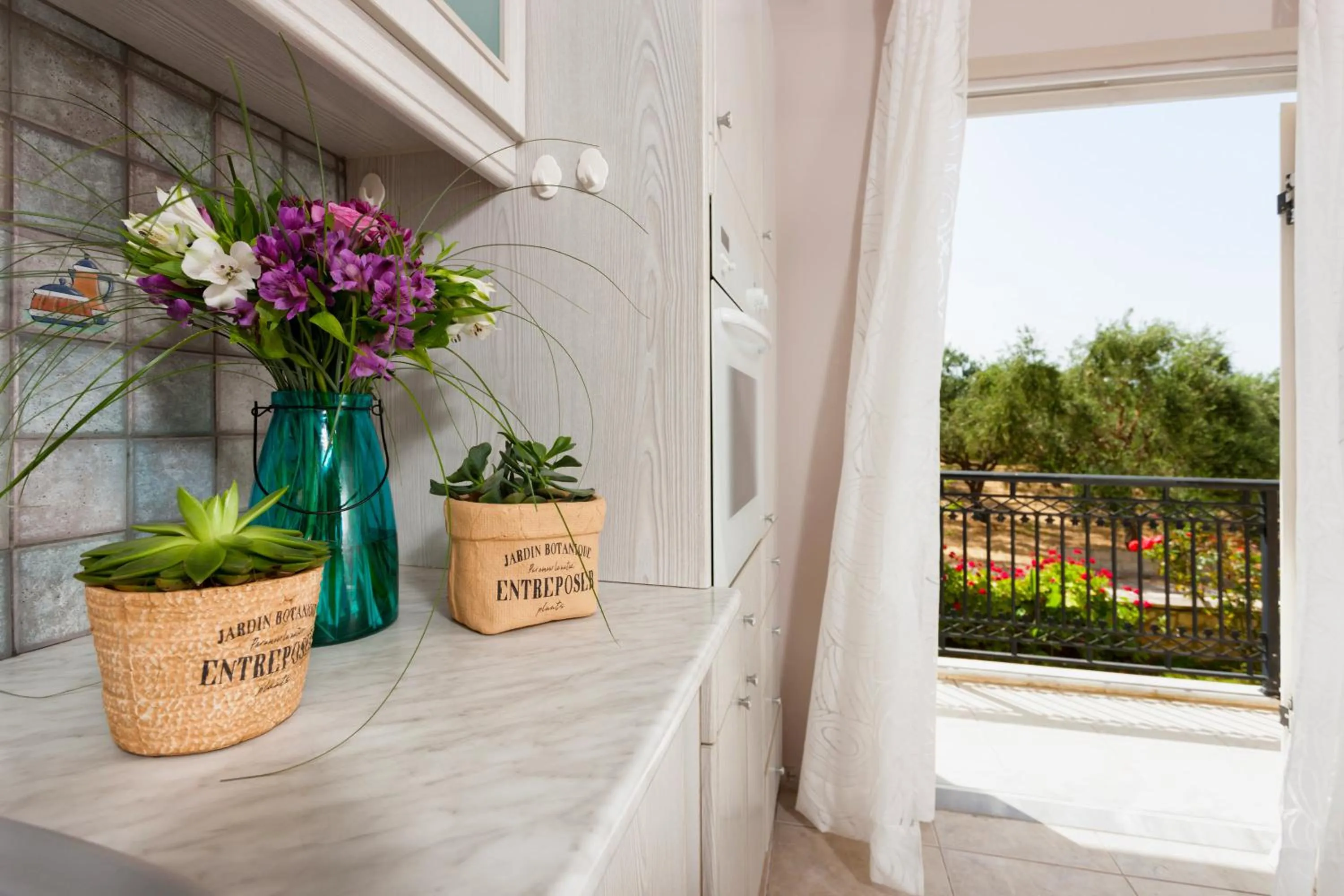 Kitchen or kitchenette in Galatea