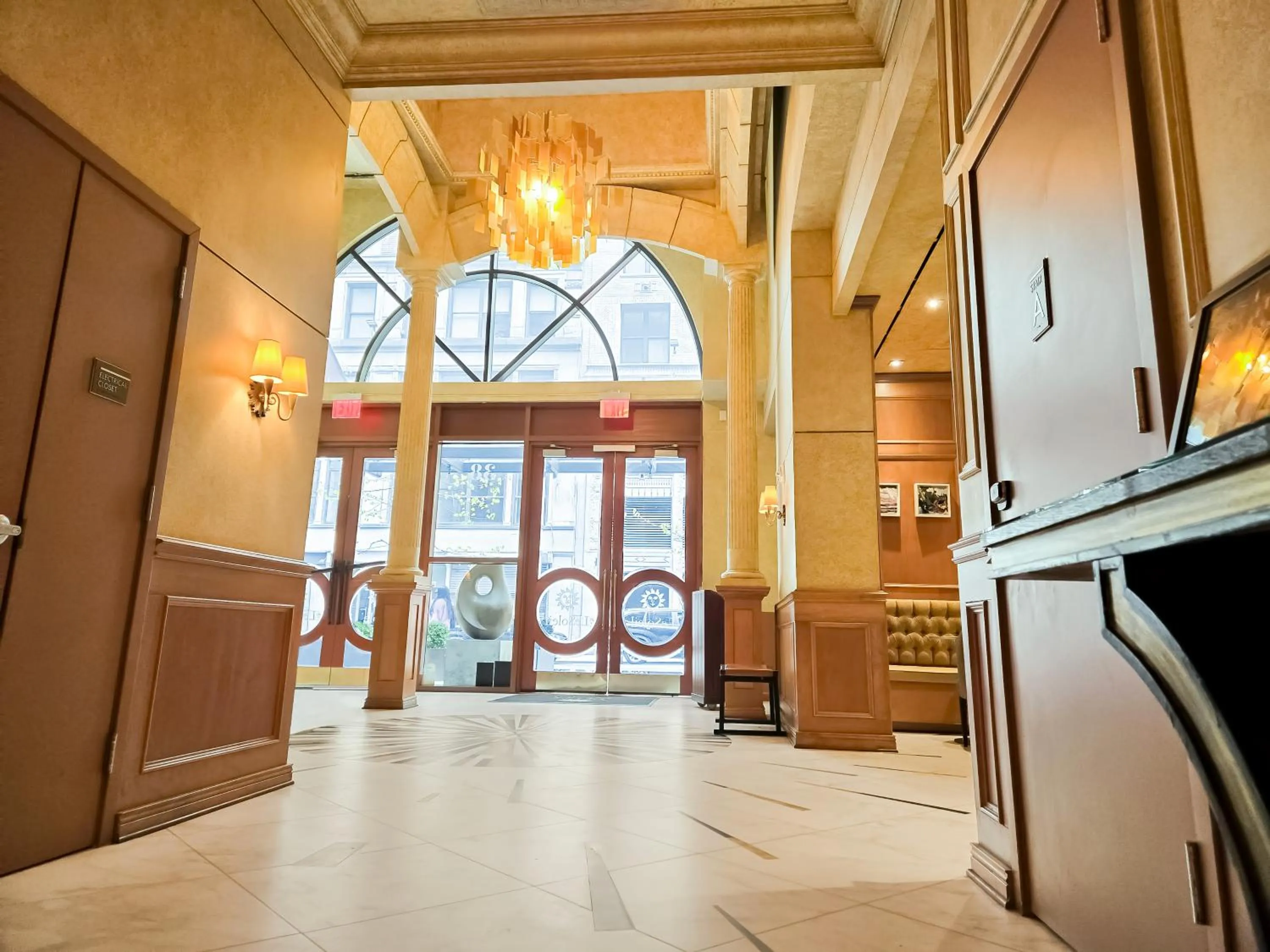 Lobby or reception in Executive Hotel Le Soleil New York