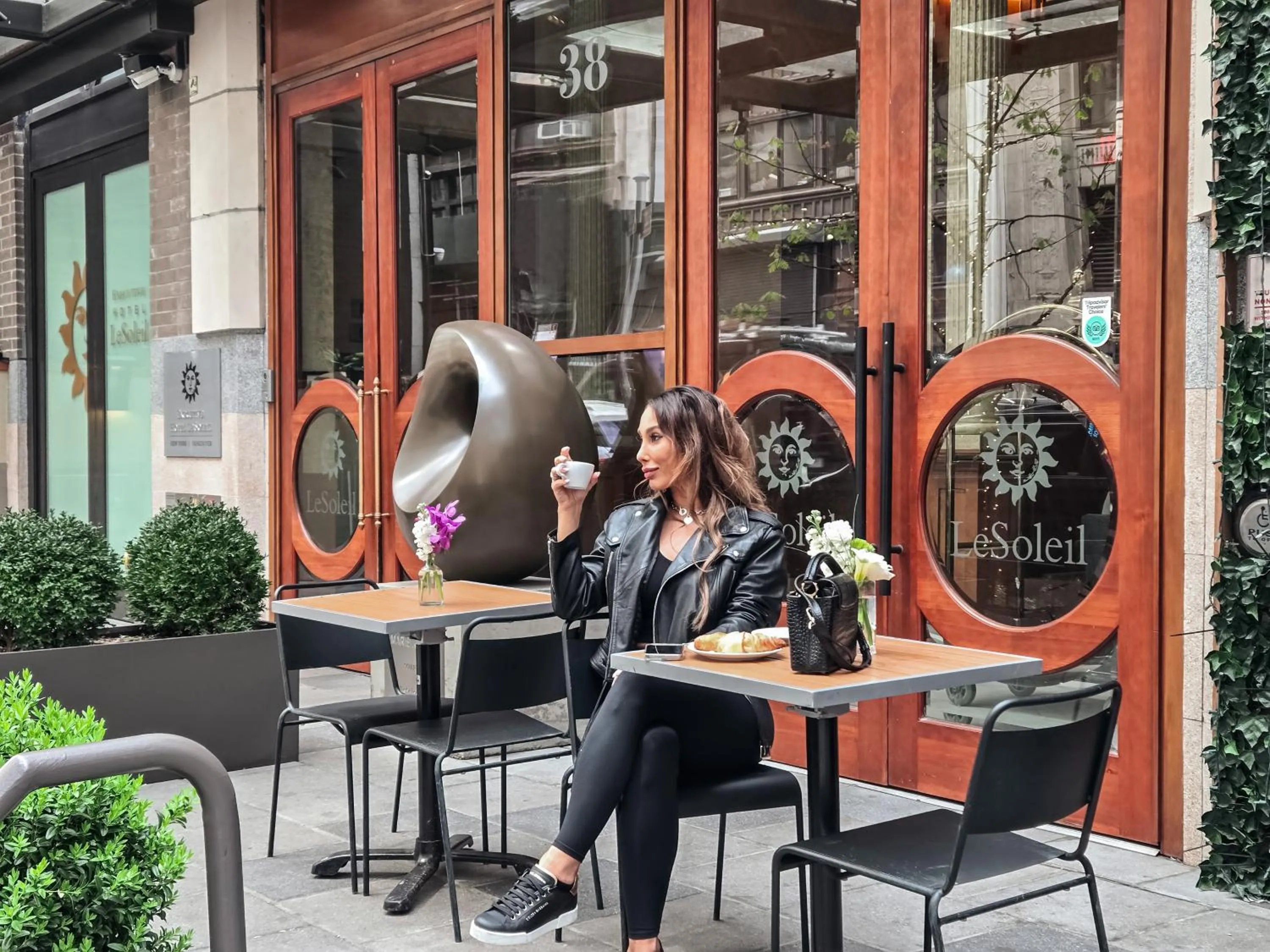 Facade/entrance in Executive Hotel Le Soleil New York