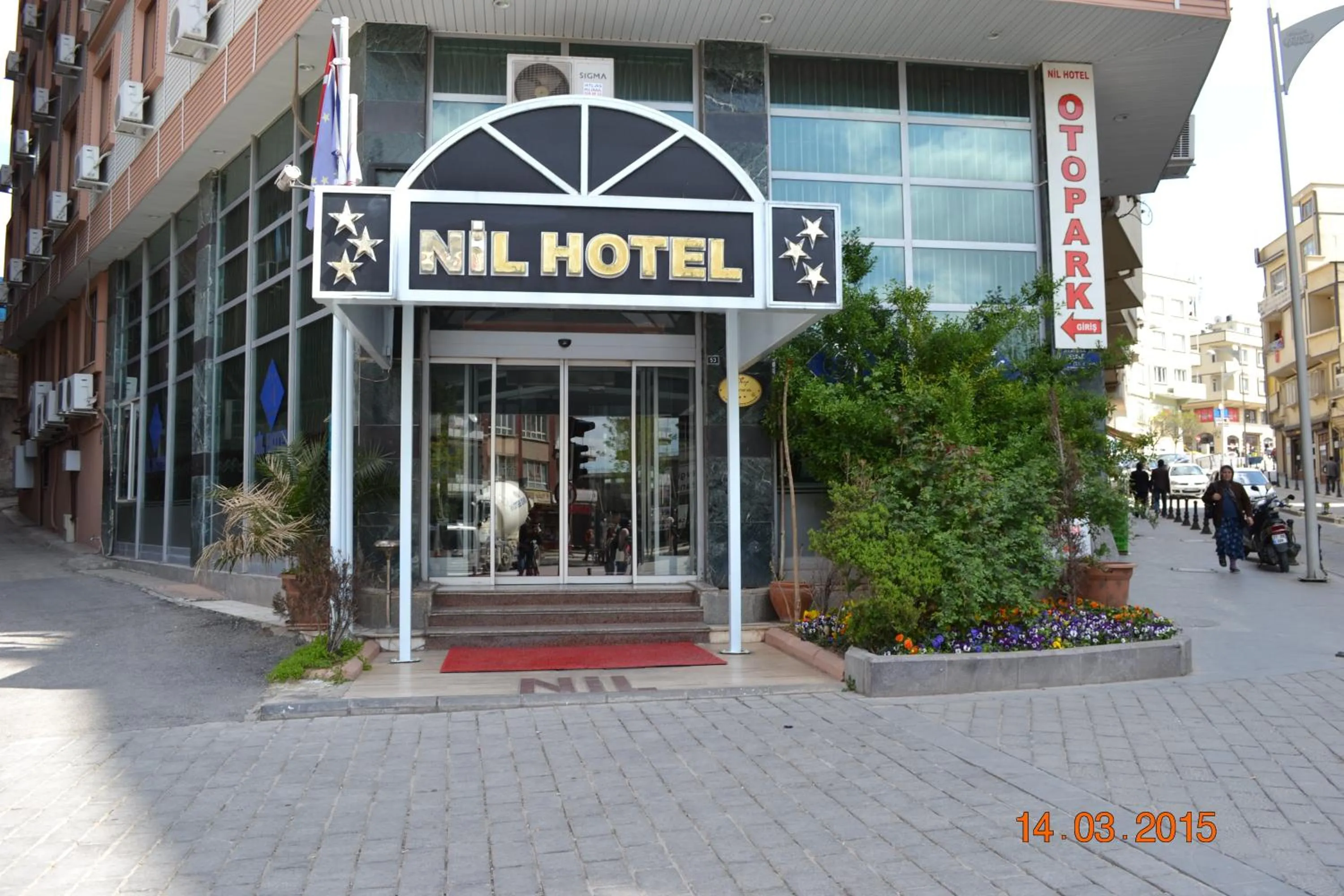 Facade/entrance in Nil Hotel