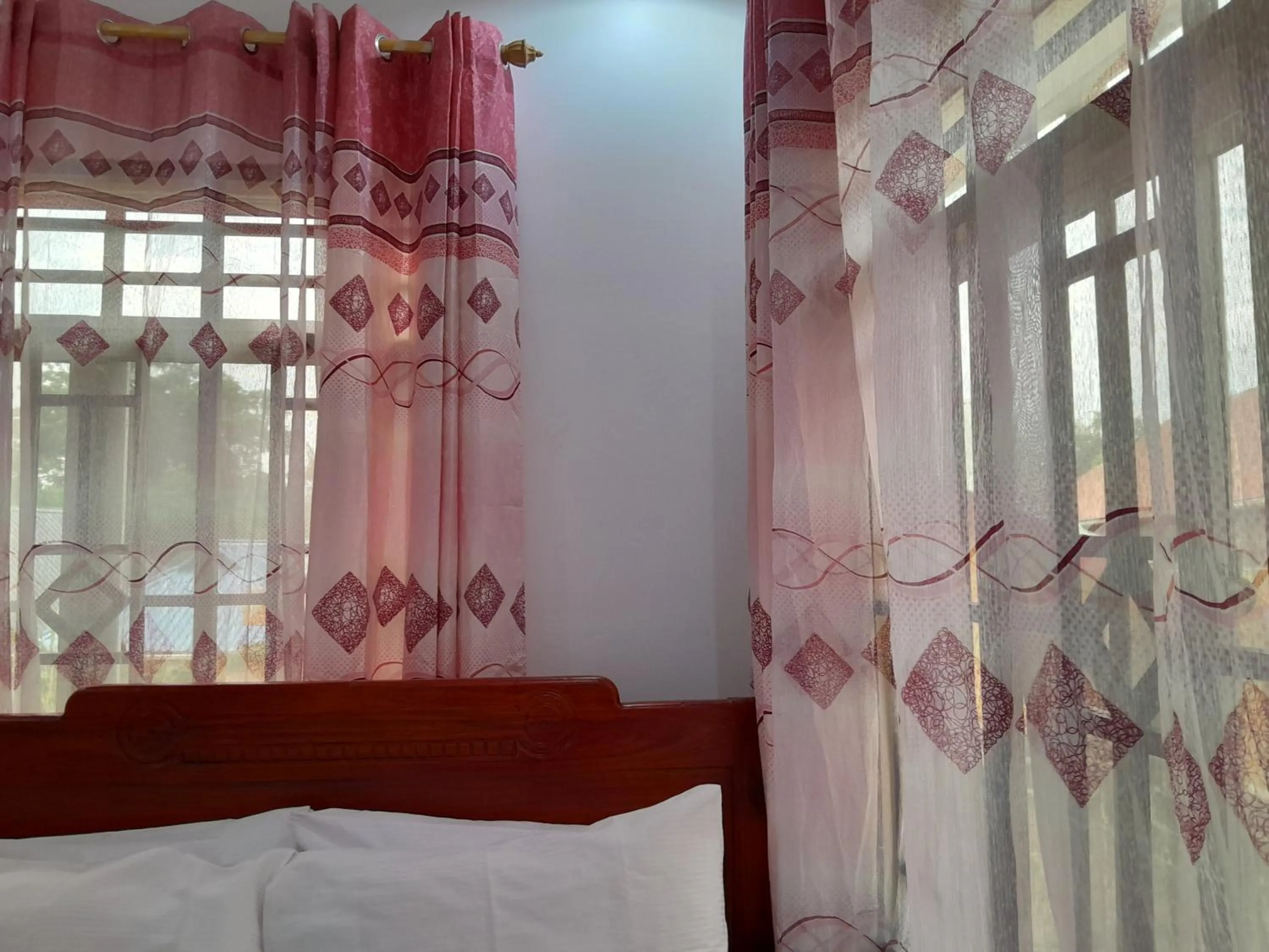 Photo of the whole room, Bed in Valley Breeze Hotel