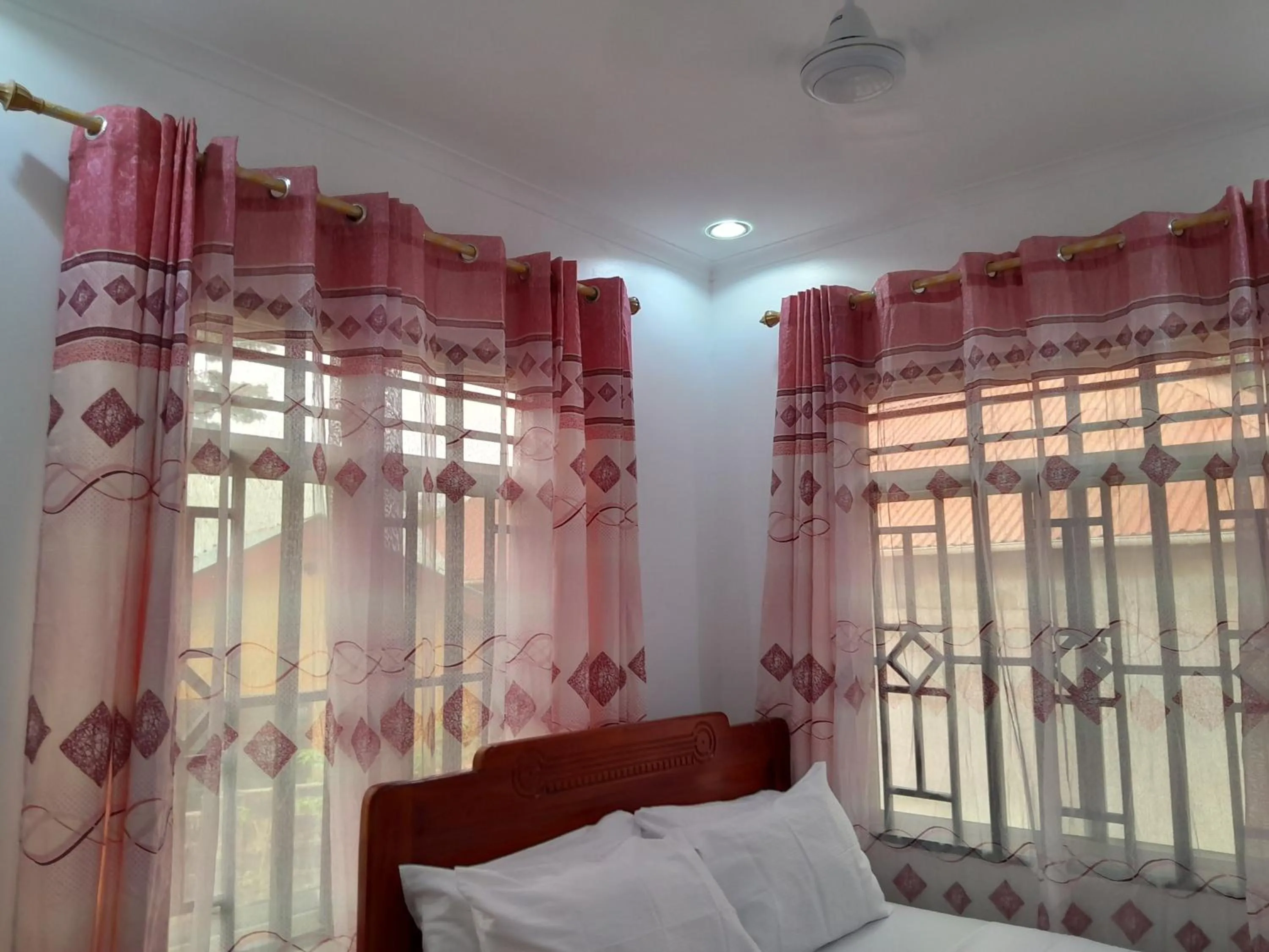 Bed in Valley Breeze Hotel