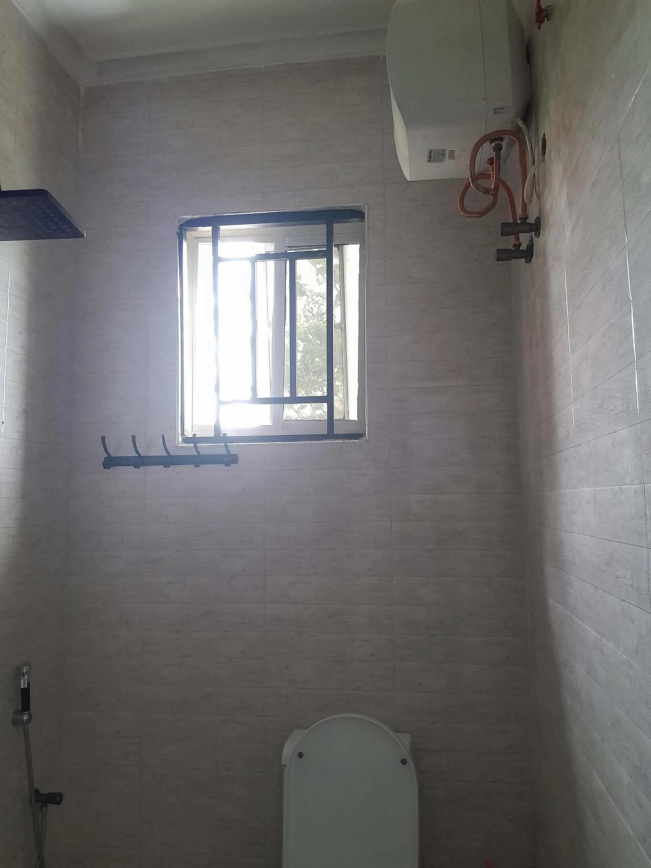 Shower in Valley Breeze Hotel