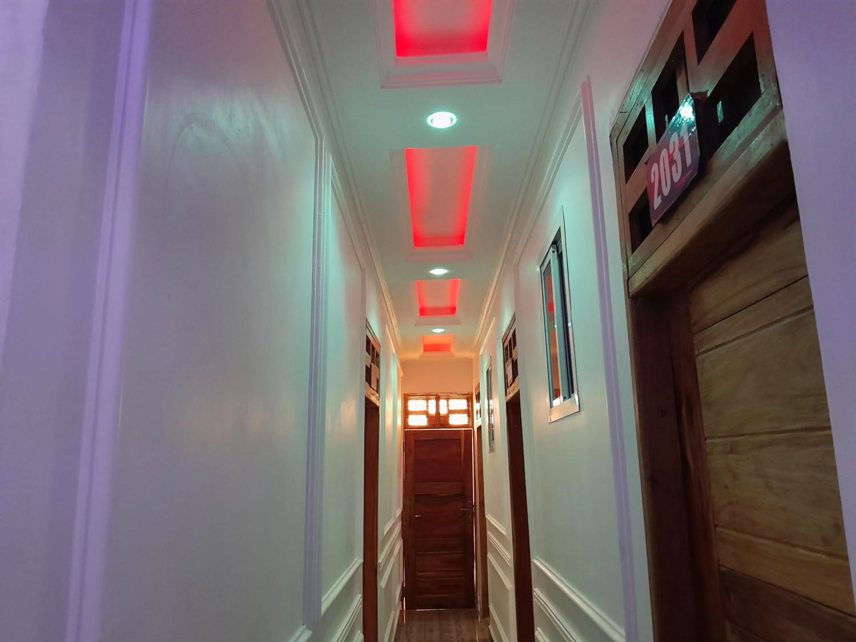 Property building in Valley Breeze Hotel