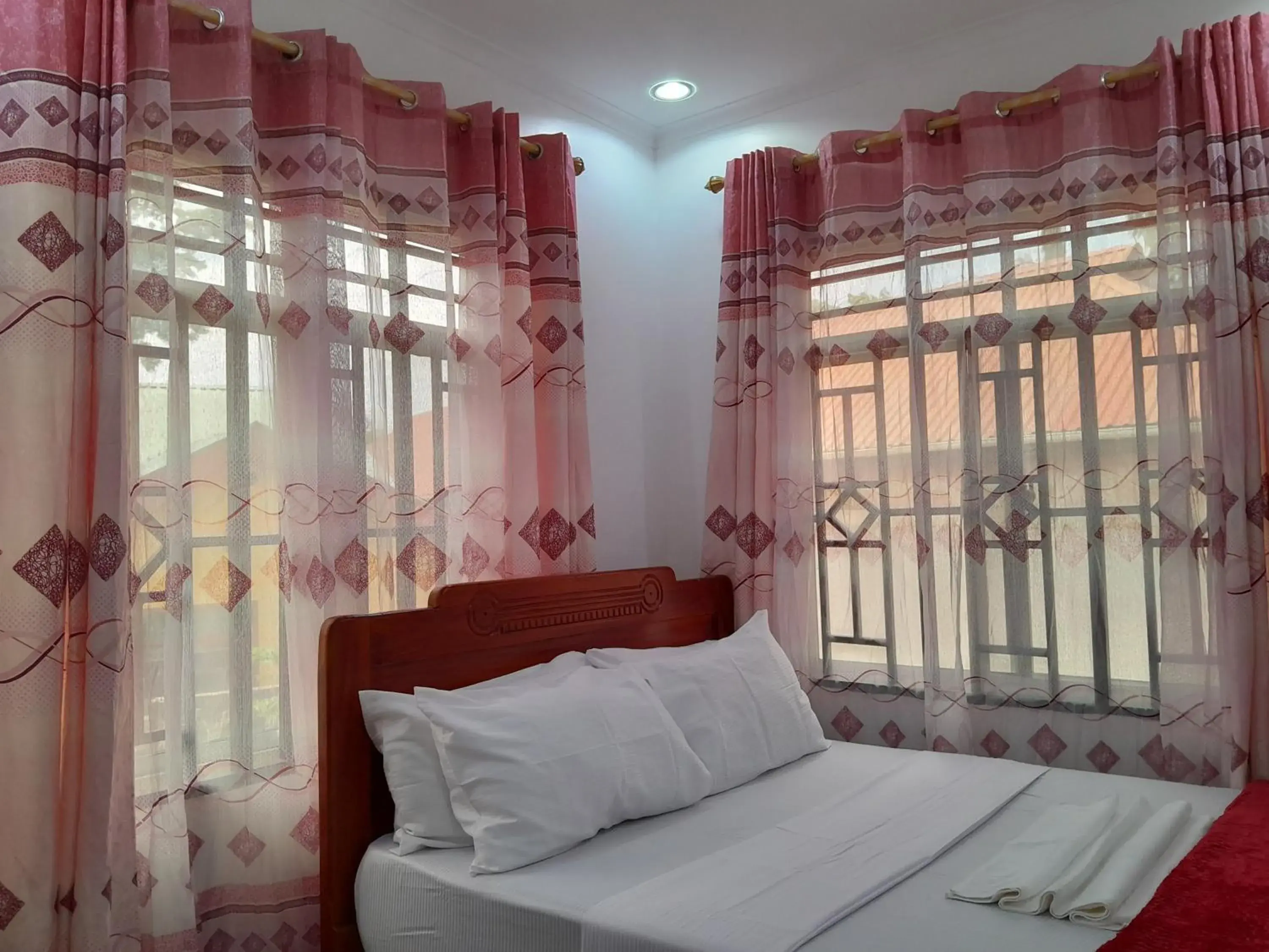 Deluxe Double Room - single occupancy in Valley Breeze Hotel Deluxe Double Room - single occupancy in Valley Breeze Hotel
