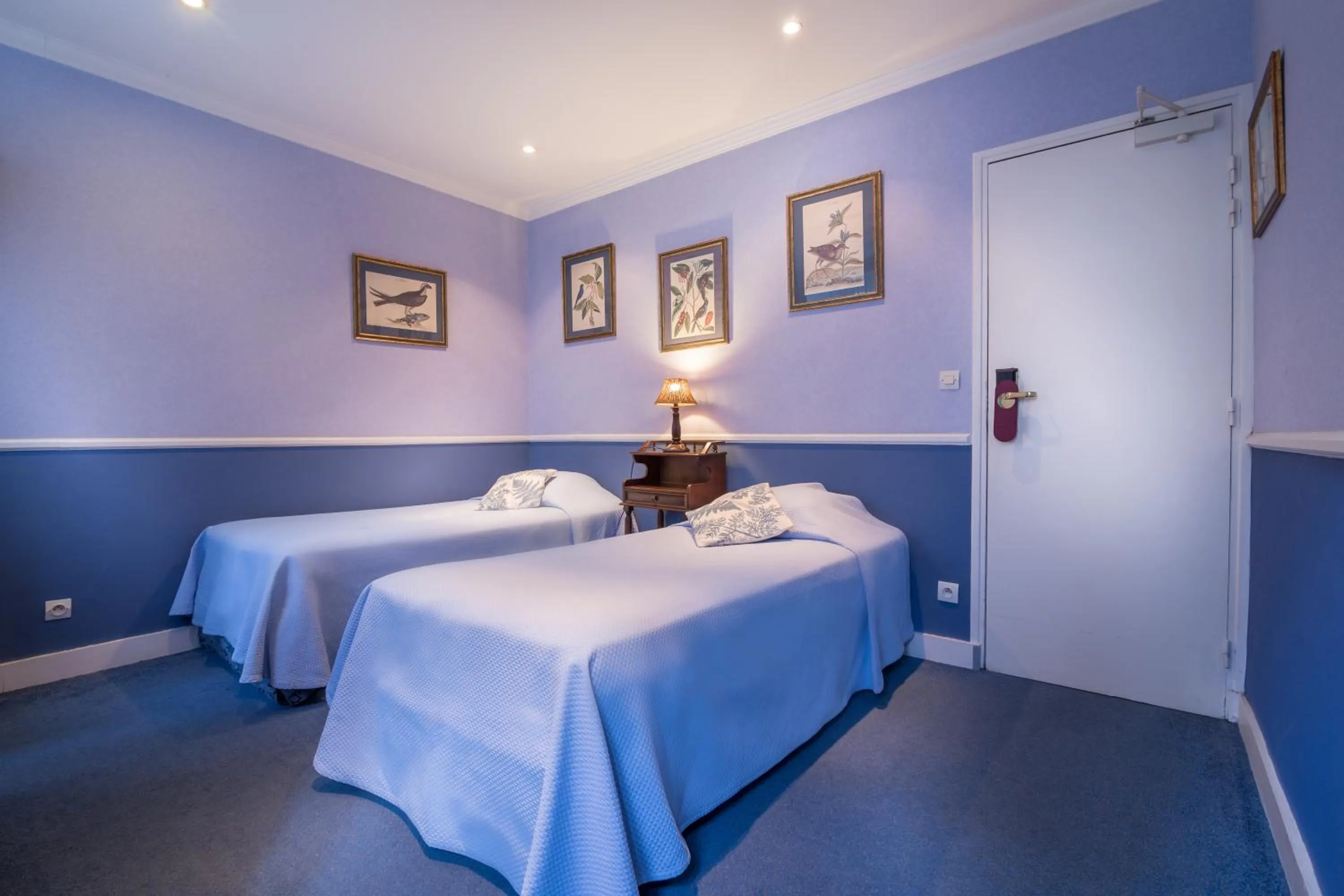 Bed in Hotel des Arts - Cite Bergere