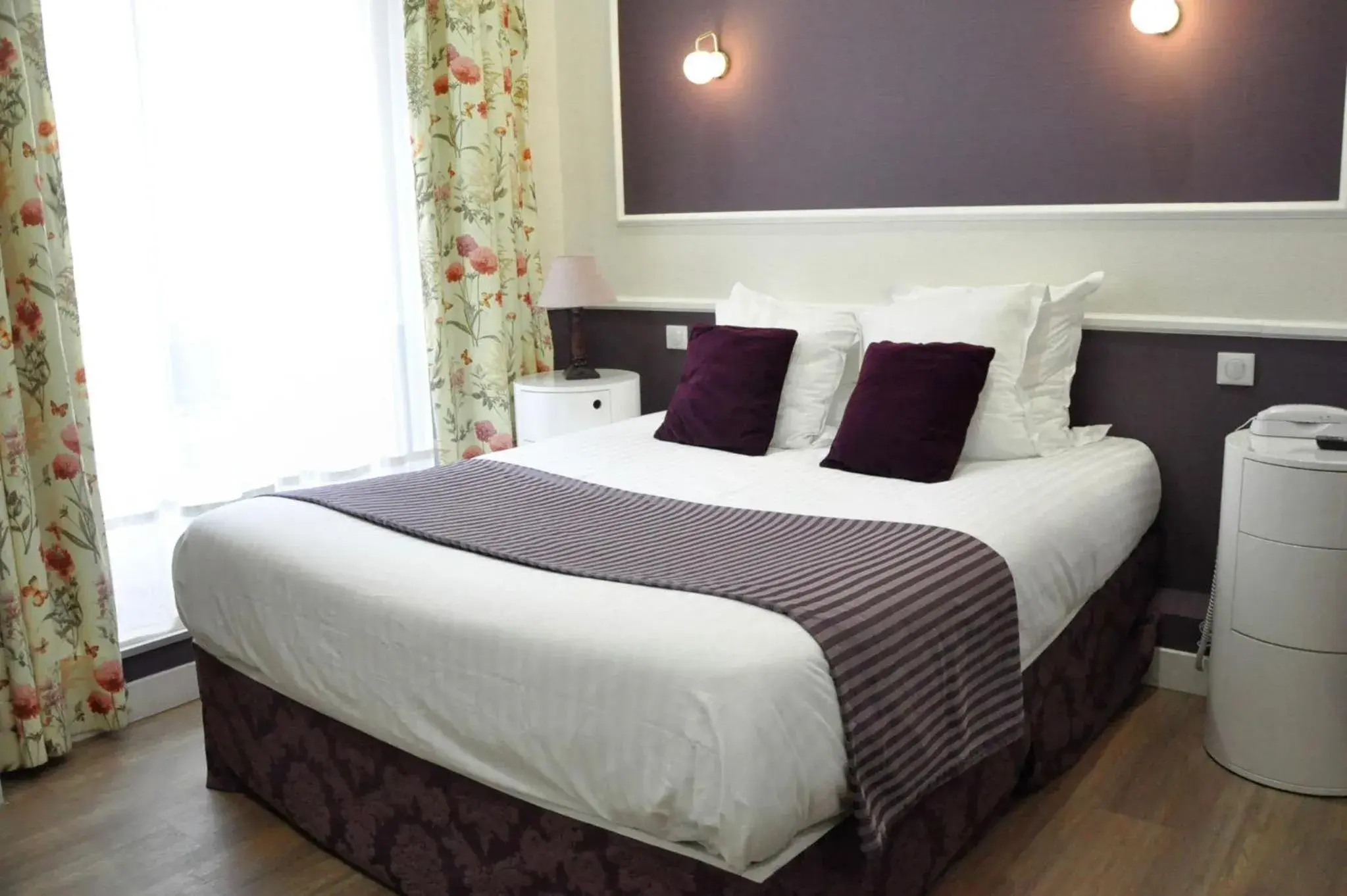 Double Room in Hotel des Arts - Cite Bergere Double Room in Hotel des Arts - Cite Bergere