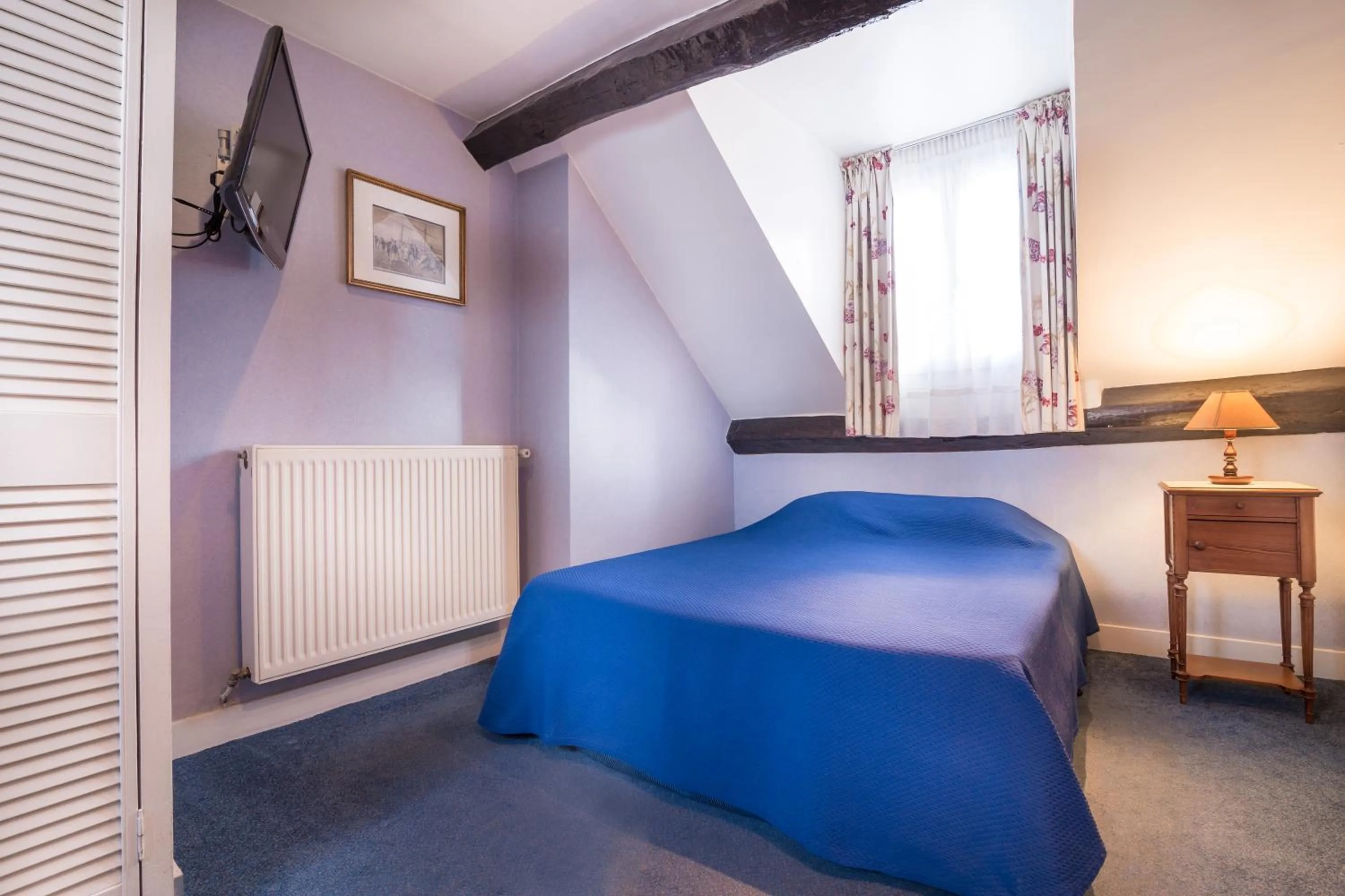 Bed in Hotel des Arts - Cite Bergere