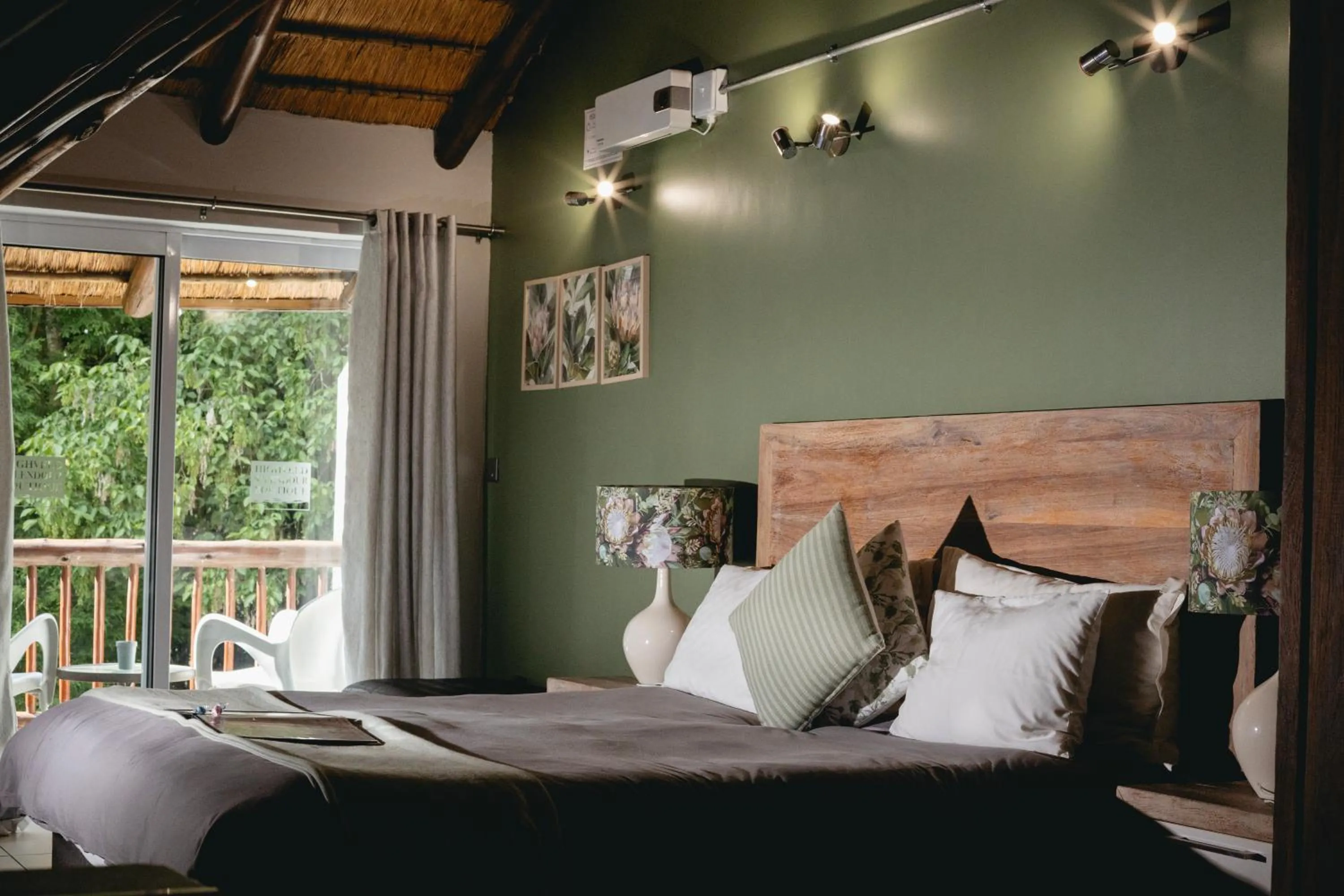 Bed in Highveld Splendour Boutique Bed and Breakfast