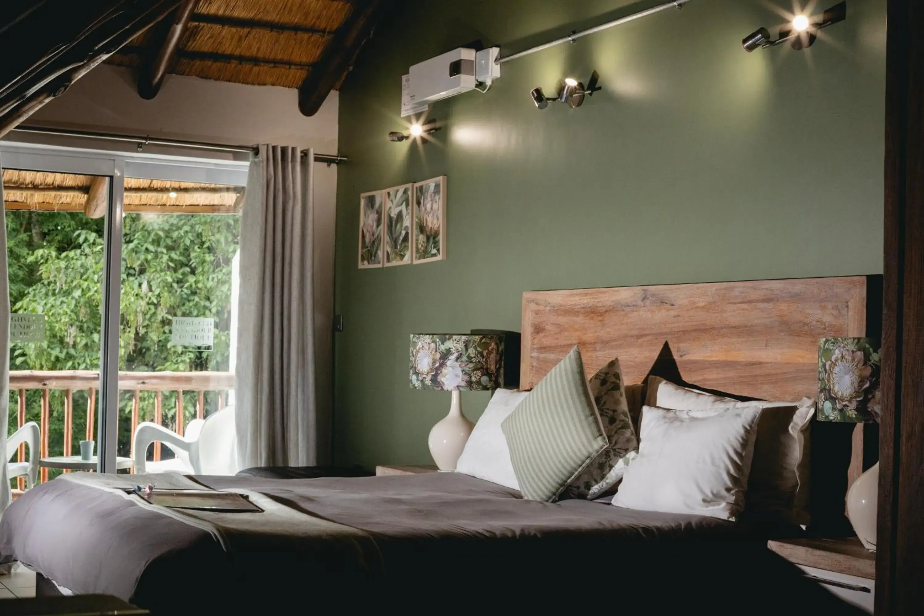 Standard Double Room - single occupancy in Highveld Splendour Boutique Bed and Breakfast Standard Double Room - single occupancy in Highveld Splendour Boutique Bed and Breakfast