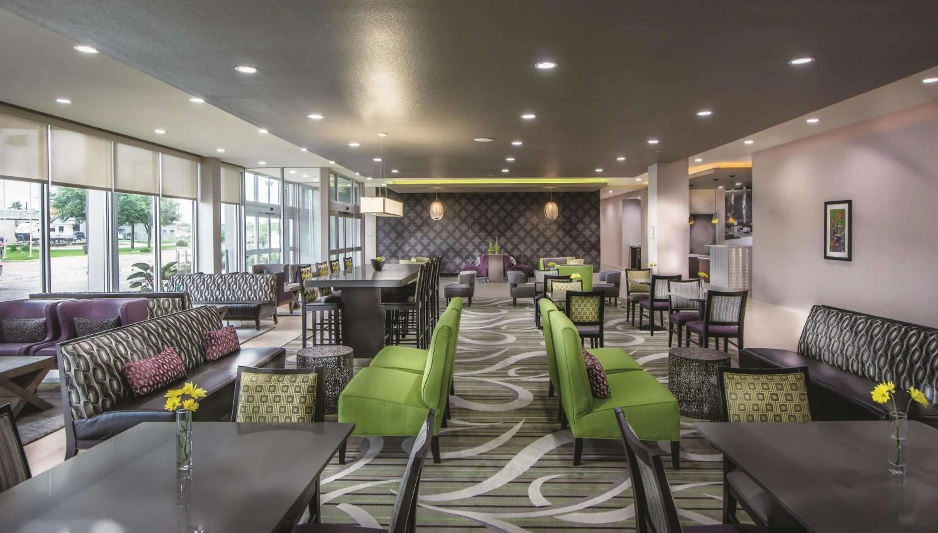 Lobby or reception in La Quinta by Wyndham College Station South