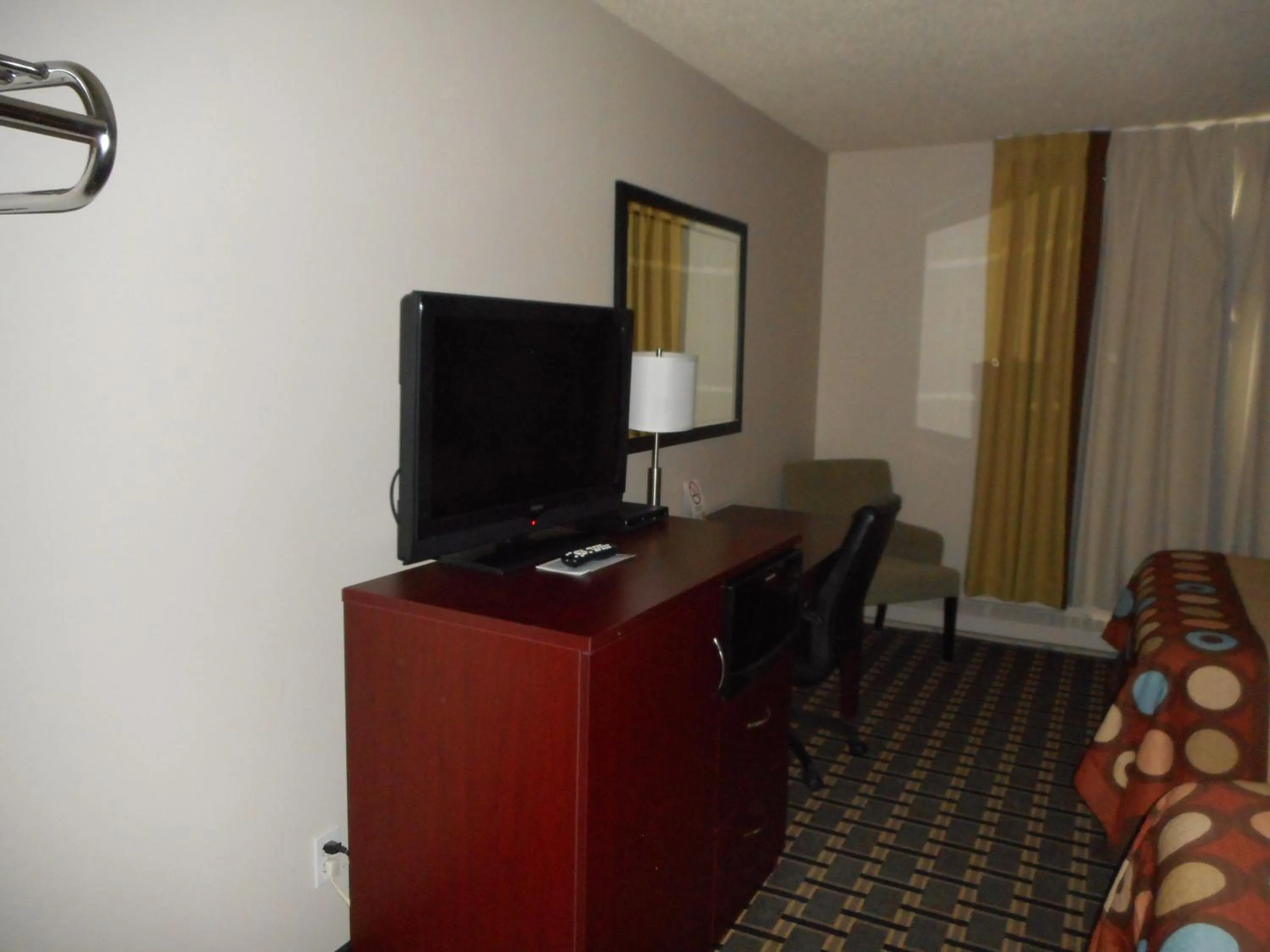 Bedroom, Bed in Super 8 by Wyndham Fox Creek