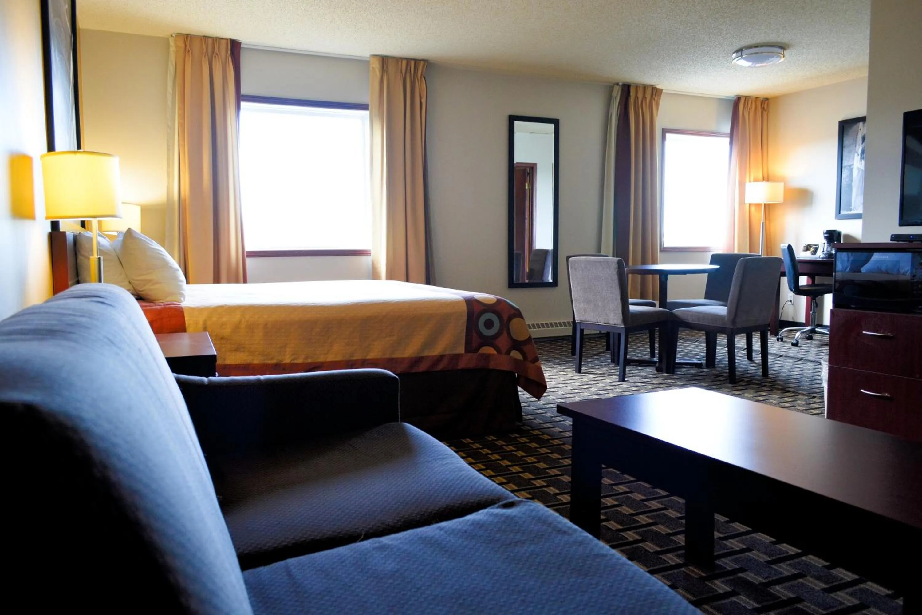 Bedroom, Bed in Super 8 by Wyndham Fox Creek