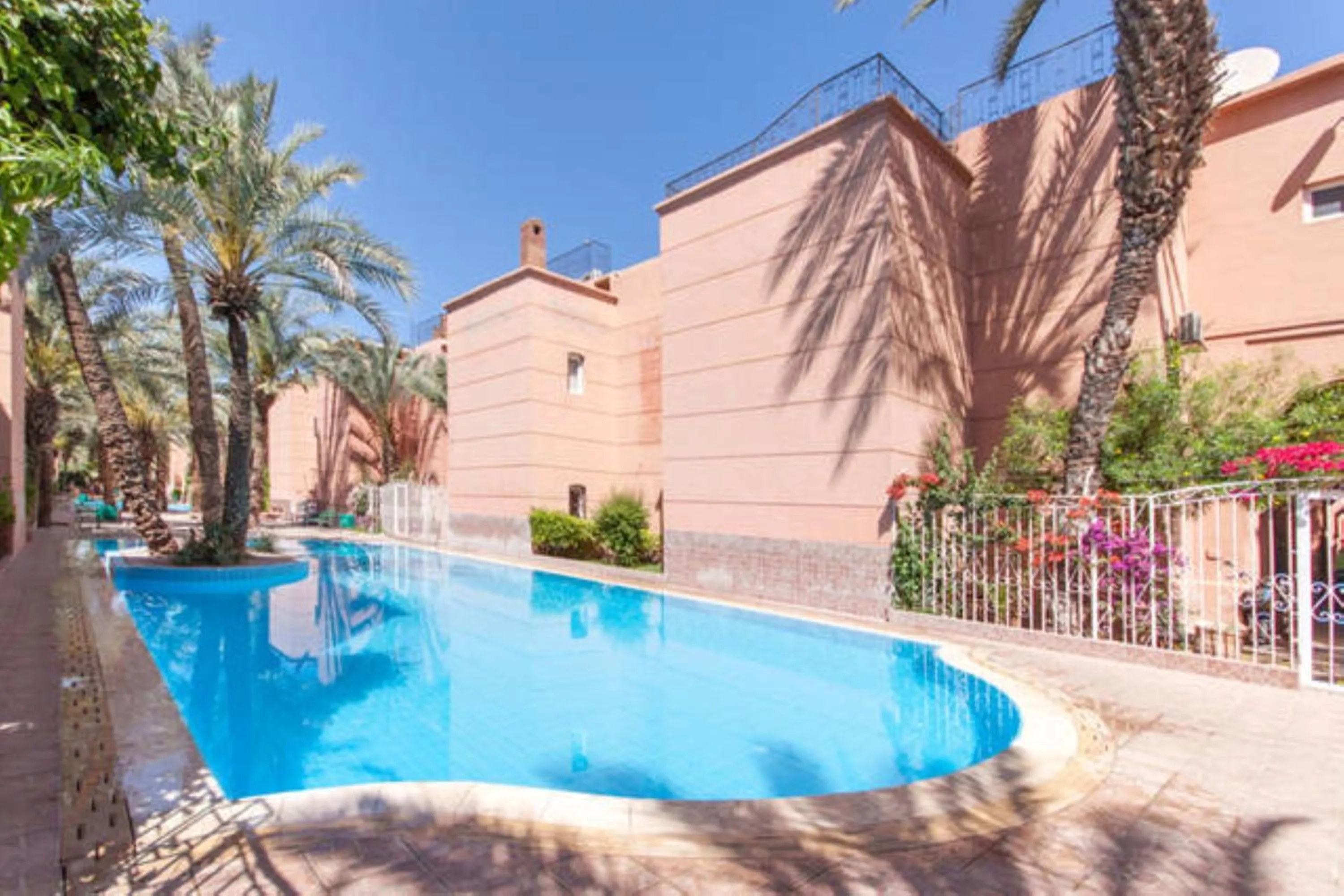 Swimming pool in Riad with 3 Swimming Pools