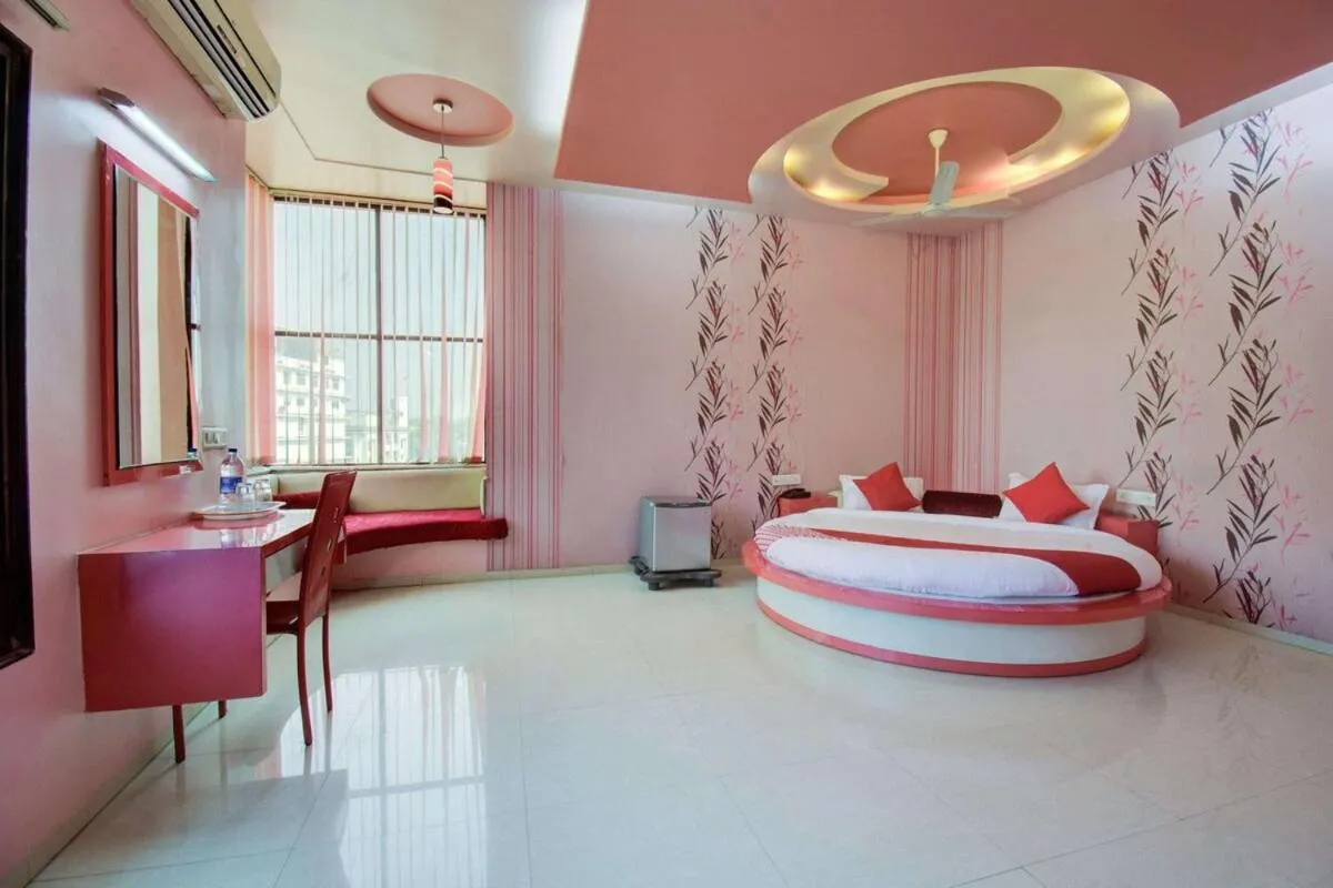 Bed in Hotel Neelam