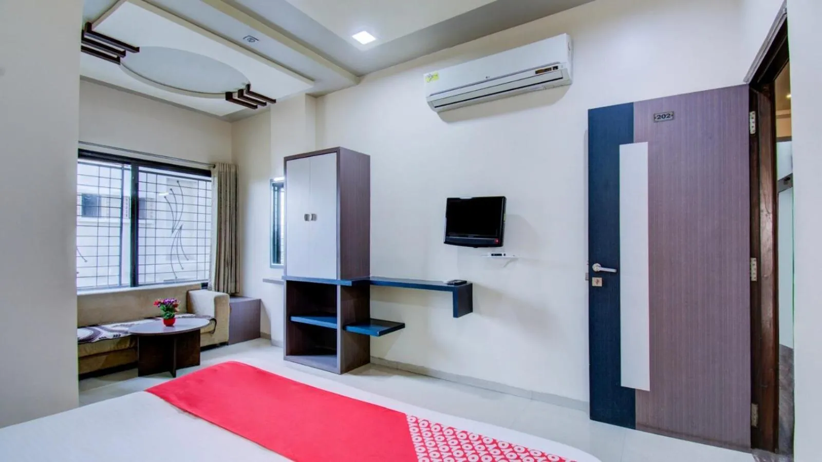Bed in Hotel Neelam