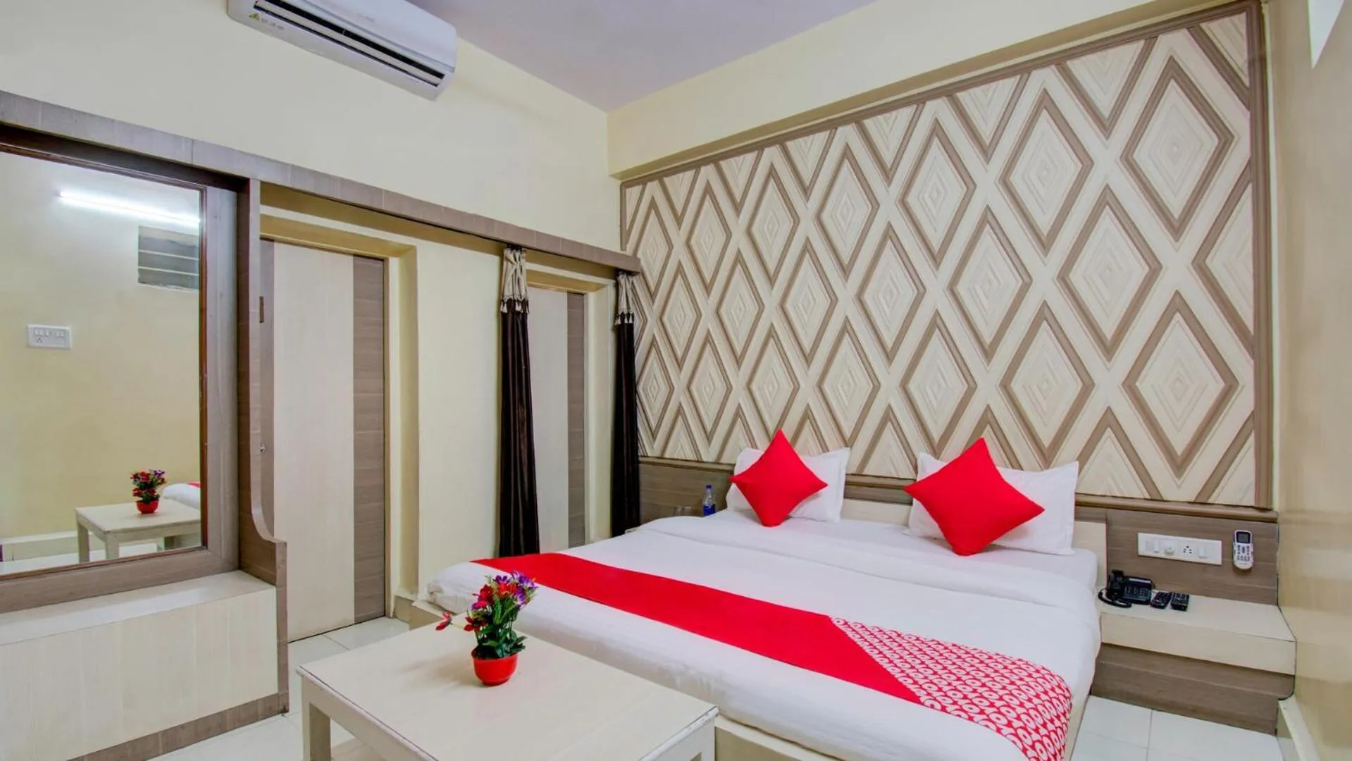 Bed in Hotel Neelam