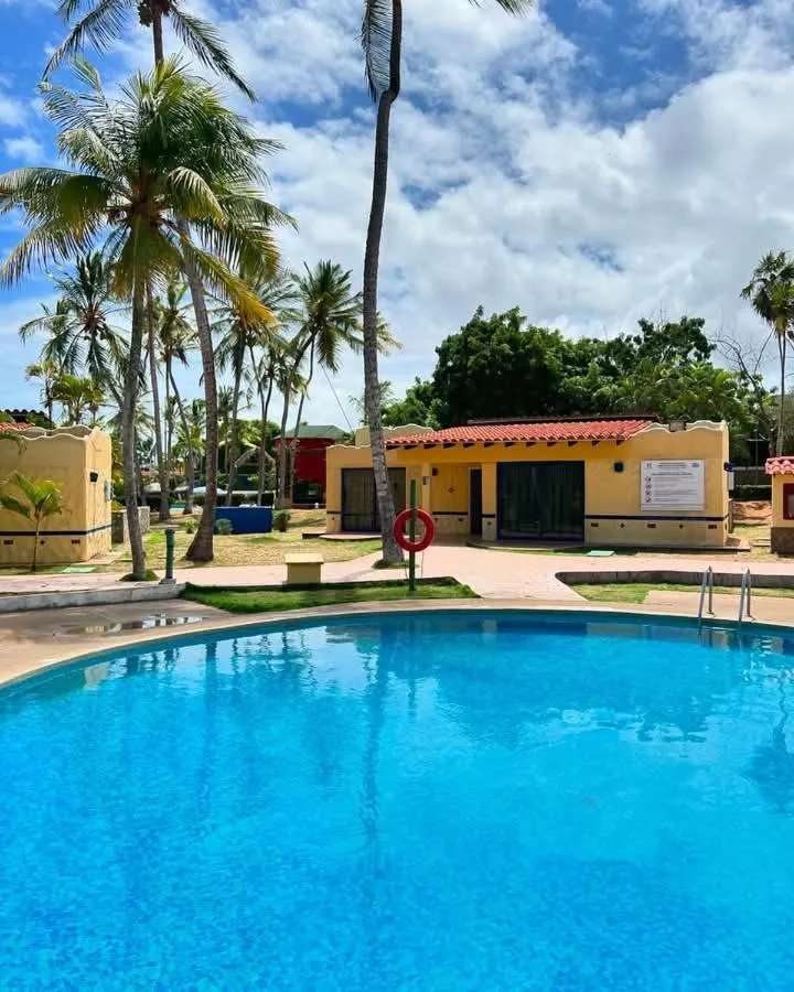 Hesperia Playa el Agua