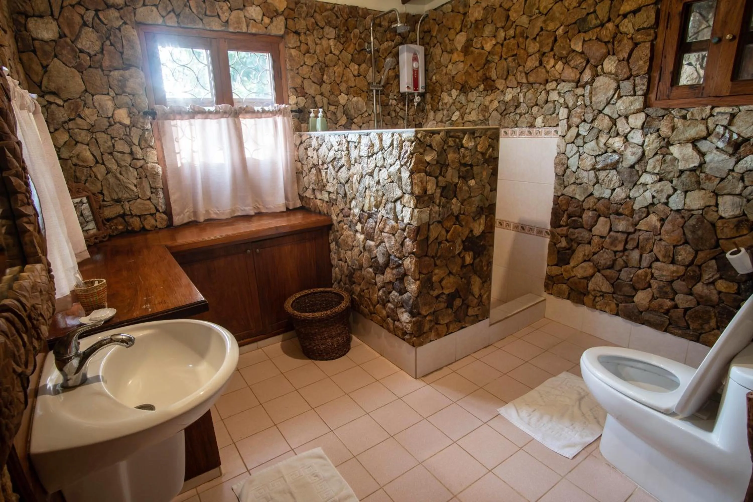 Bathroom in La Estancia Busuanga