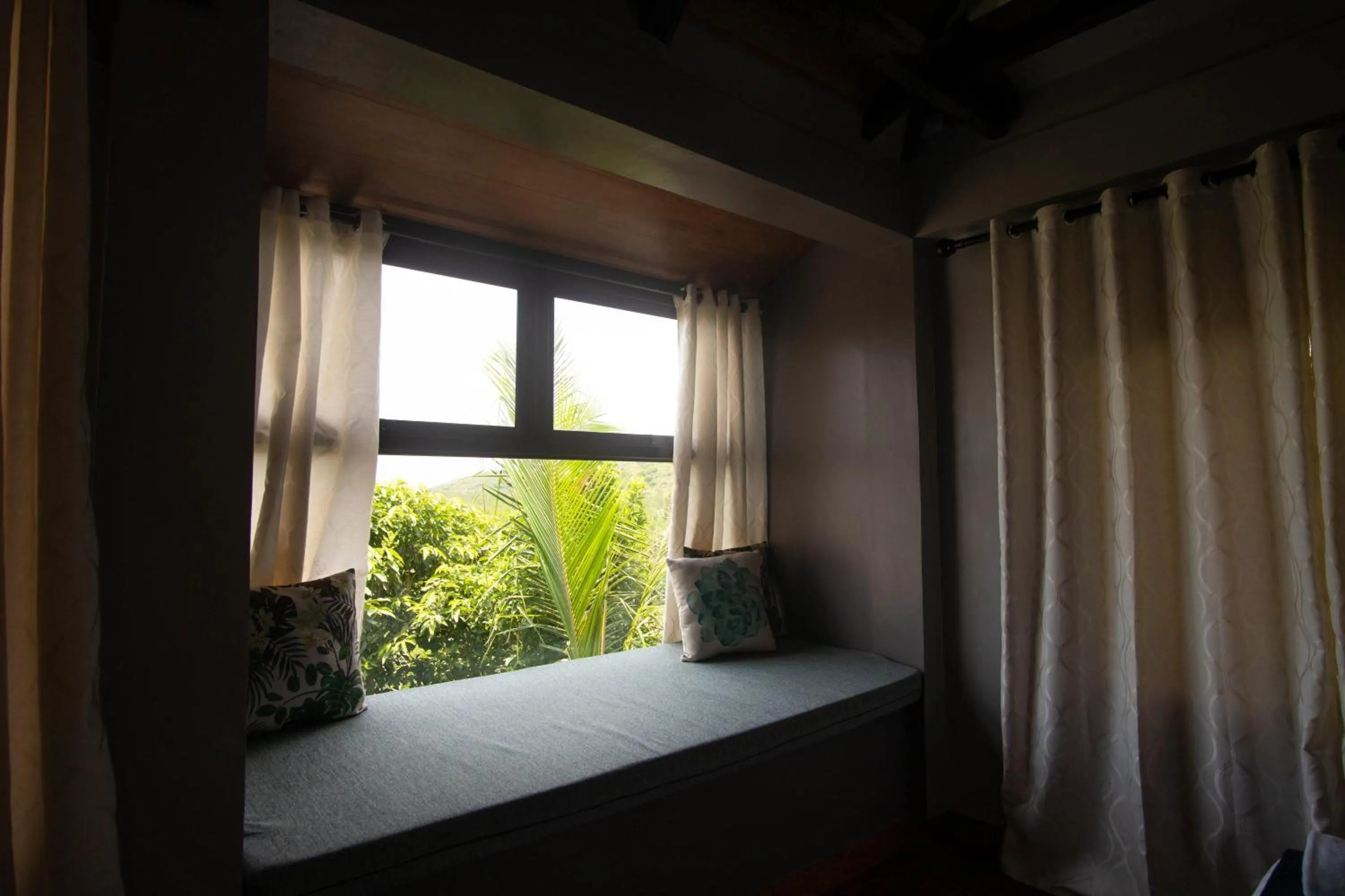 Garden view, Bed in La Estancia Busuanga