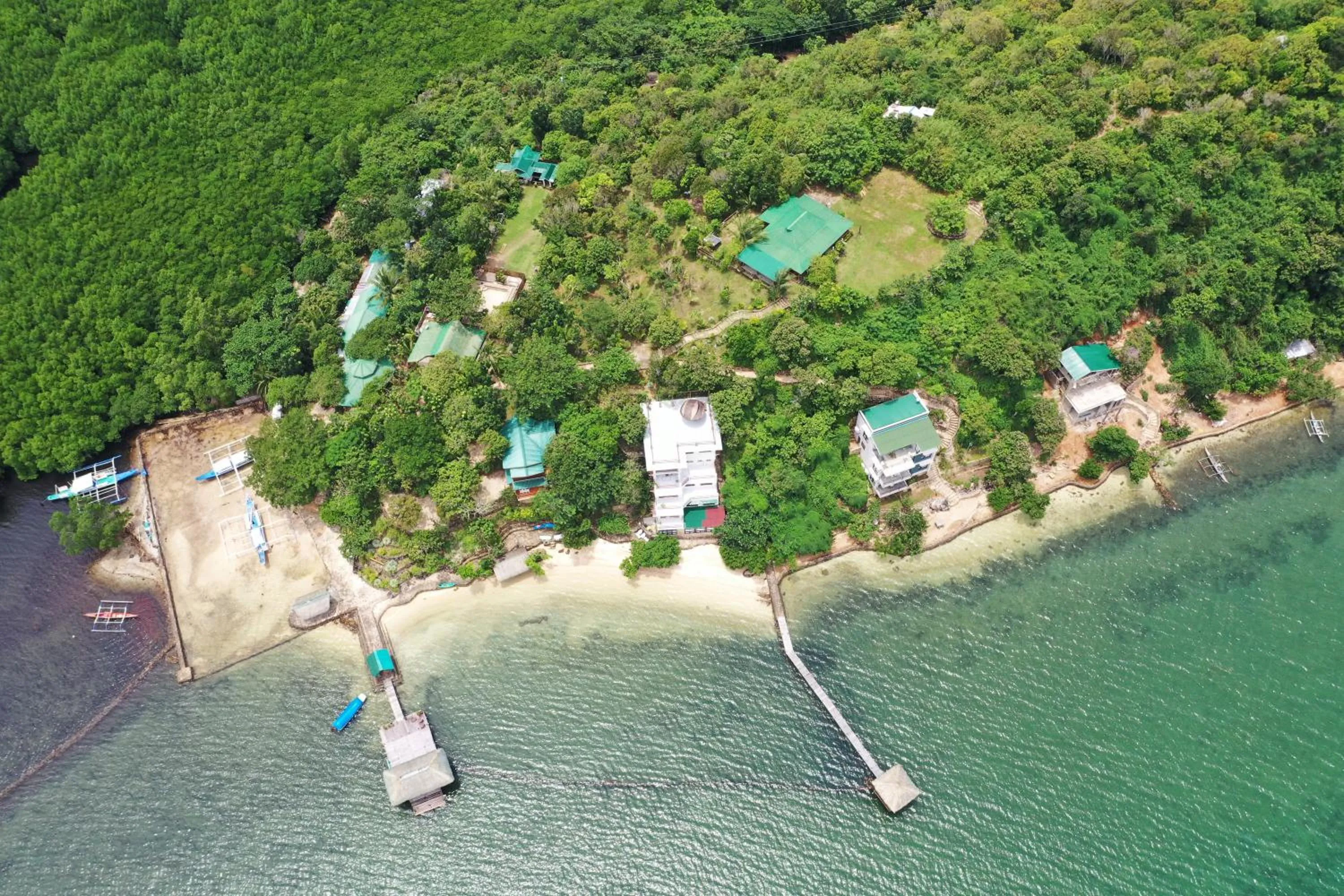 Property building in La Estancia Busuanga
