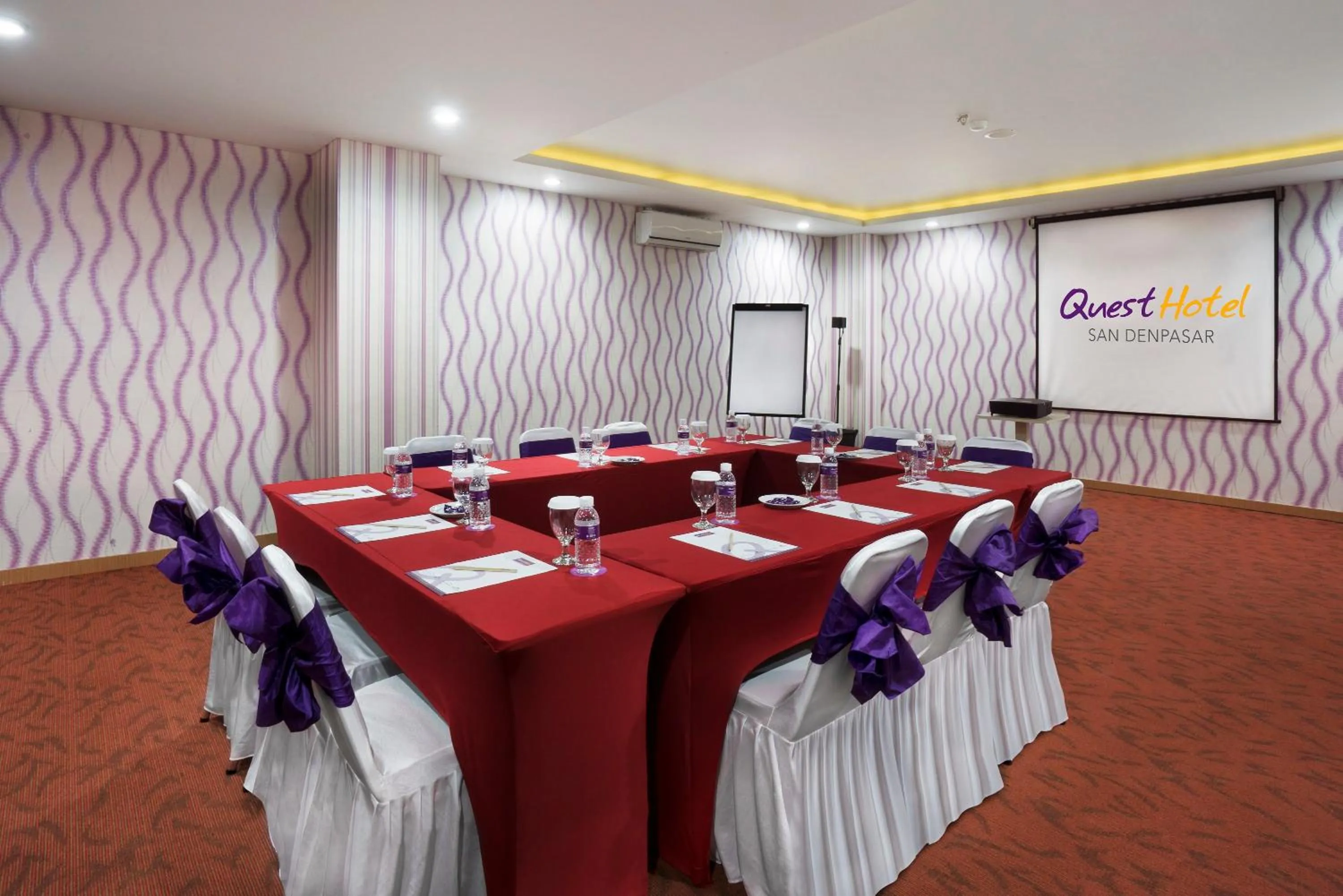 Meeting/conference room in Quest San Denpasar by ASTON