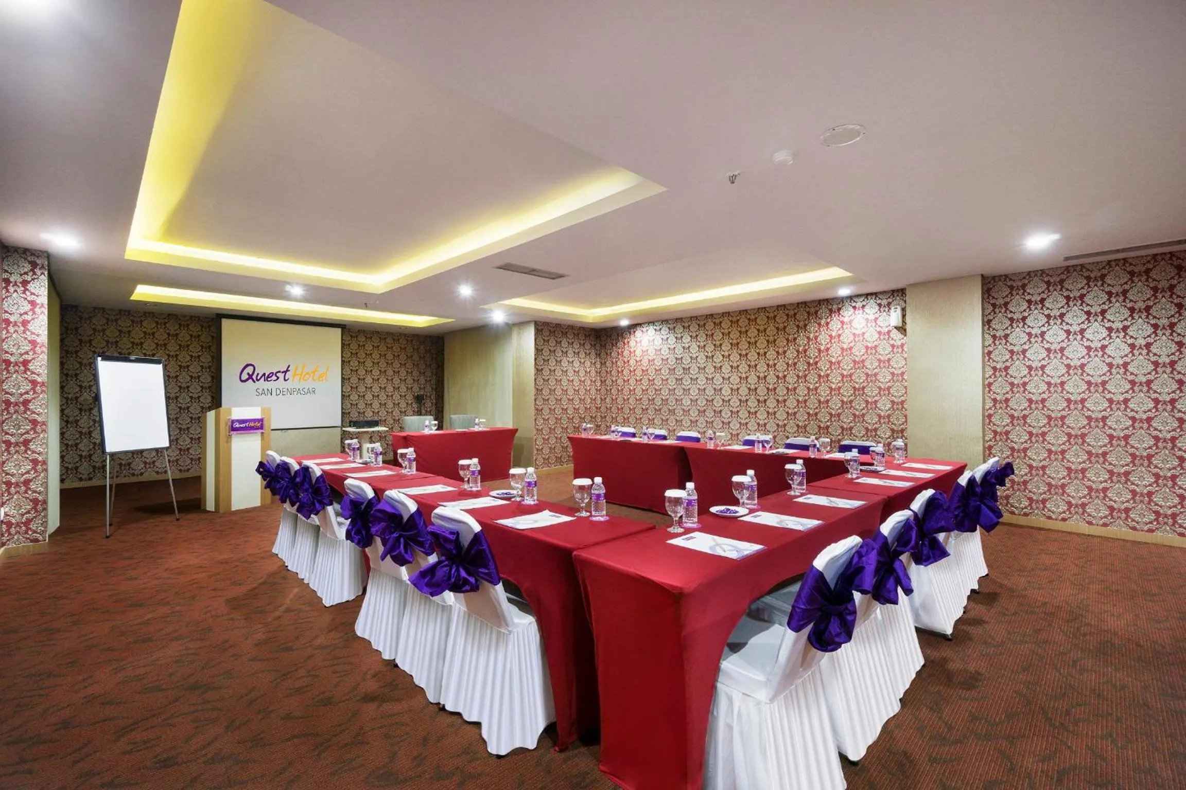Meeting/conference room in Quest San Denpasar by ASTON