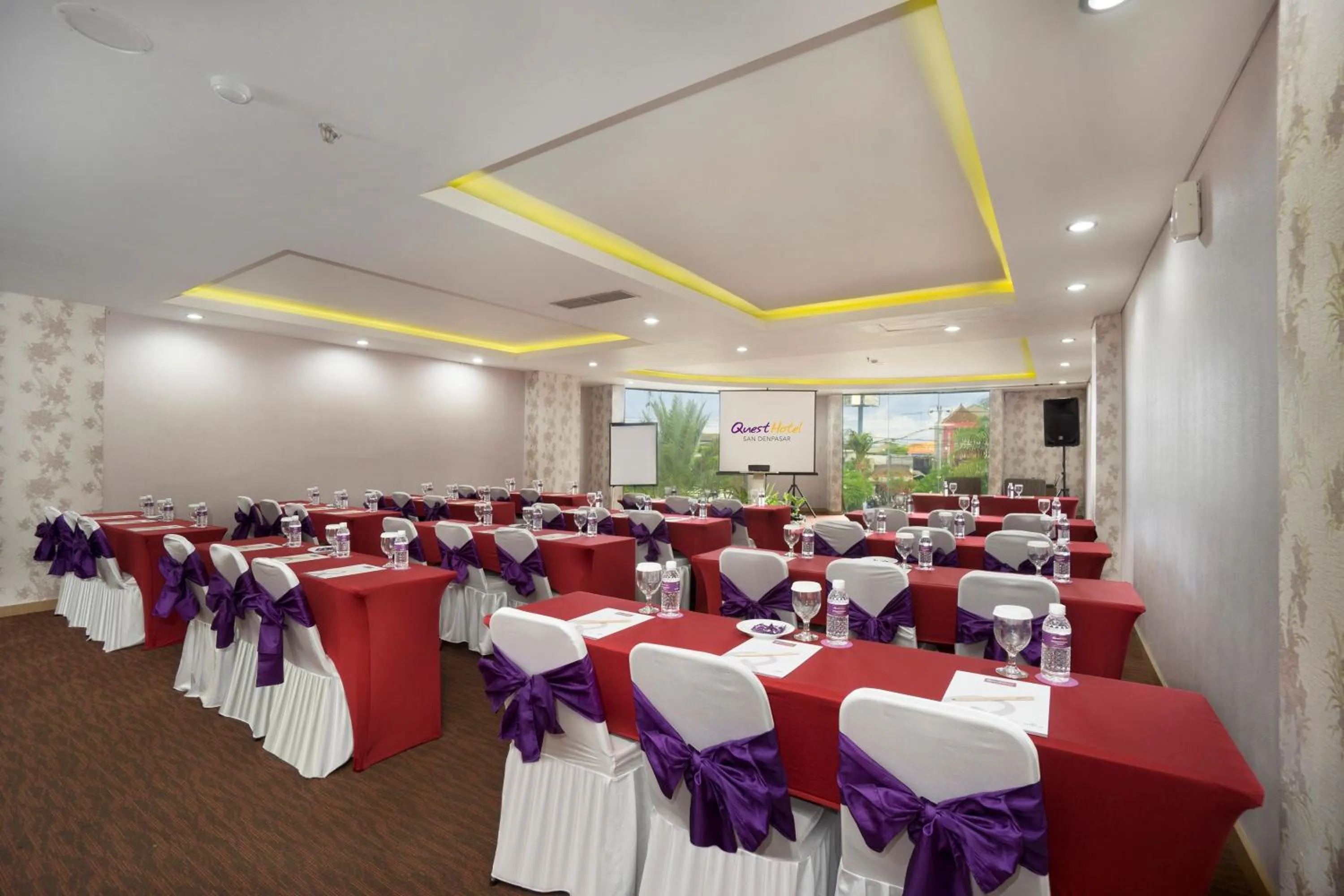 Meeting/conference room in Quest San Denpasar by ASTON