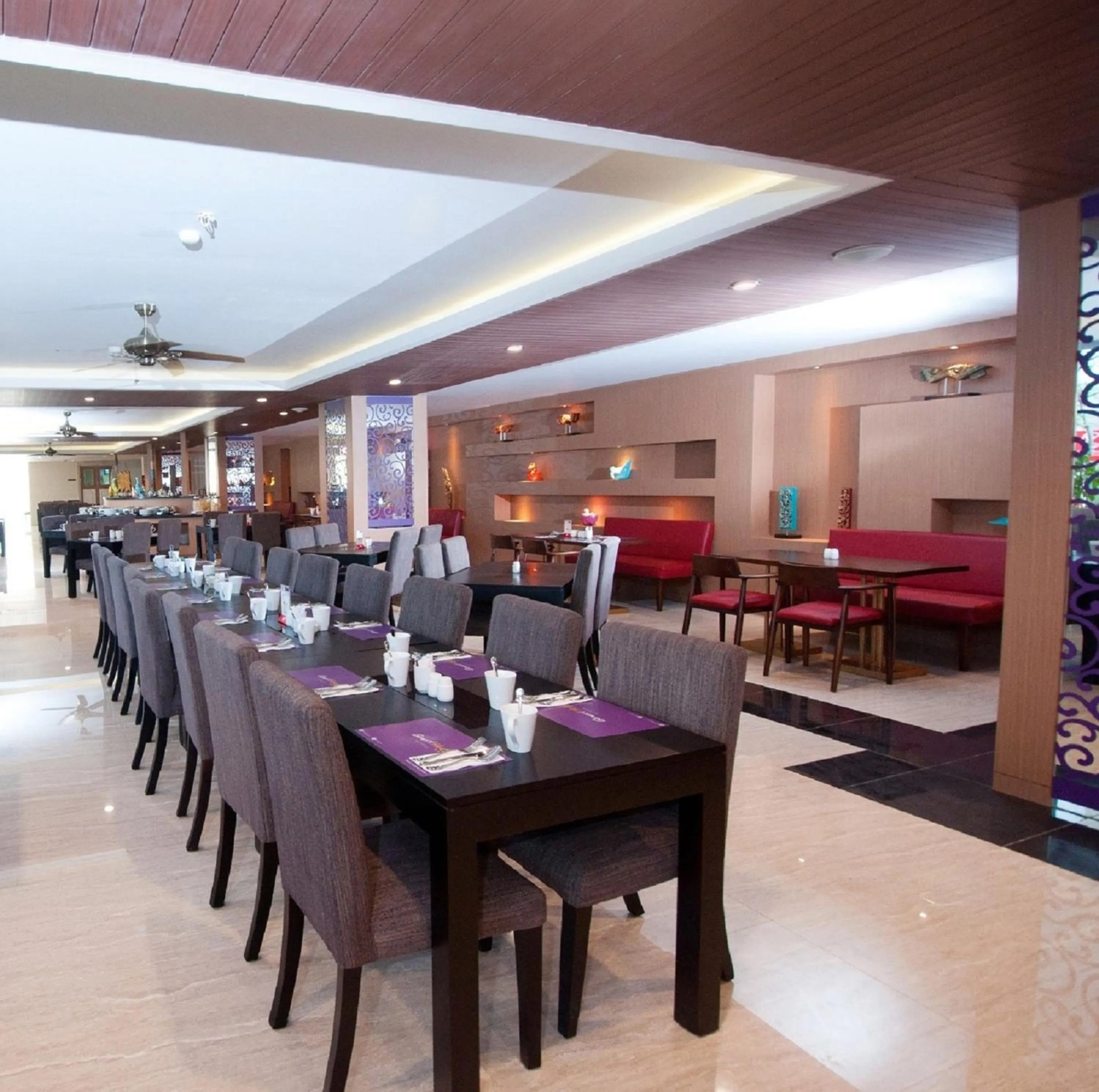 Restaurant/places to eat in Quest San Denpasar by ASTON