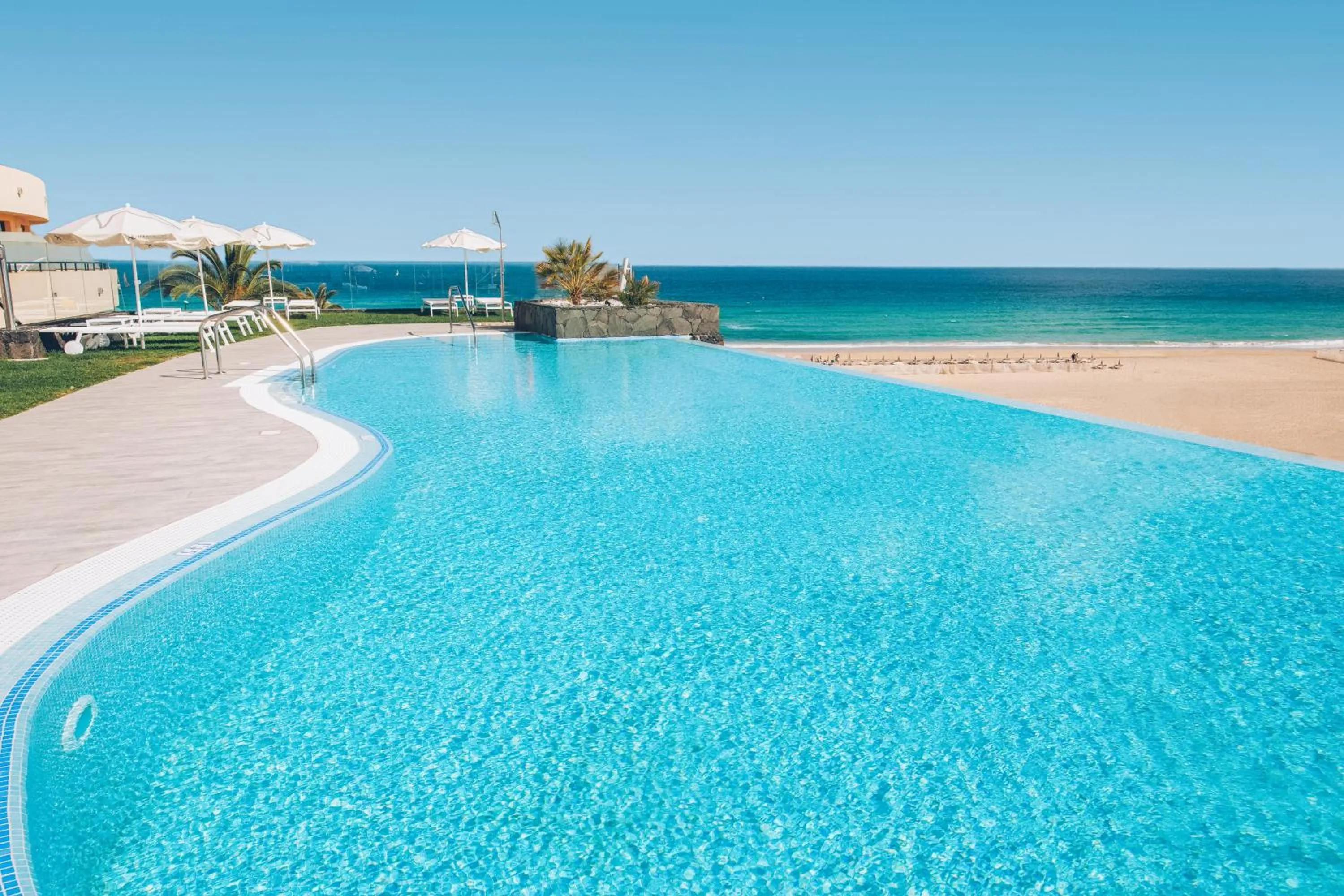 Swimming pool in Iberostar Waves Playa Gaviotas All Inclusive