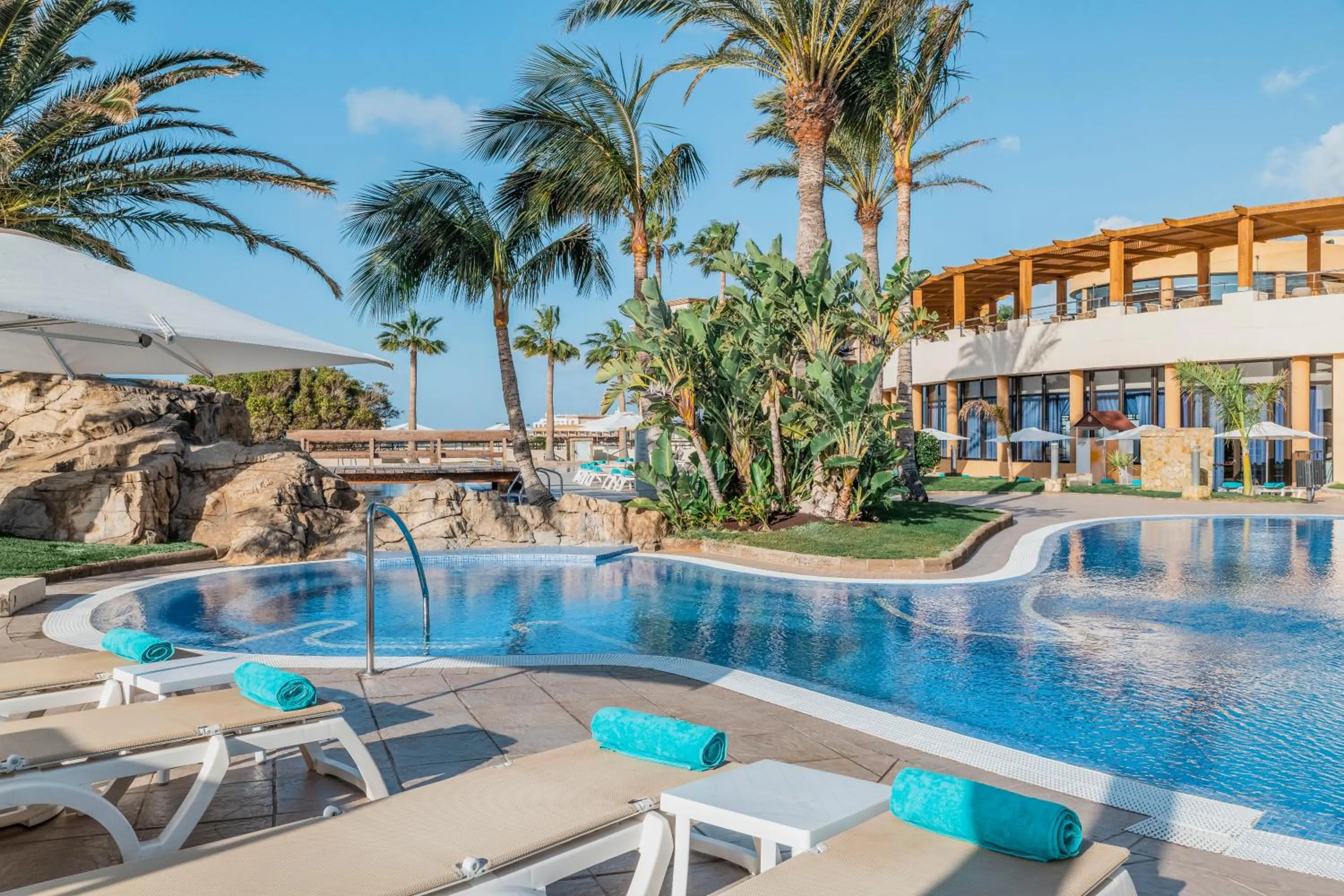 Swimming pool in Iberostar Waves Playa Gaviotas All Inclusive