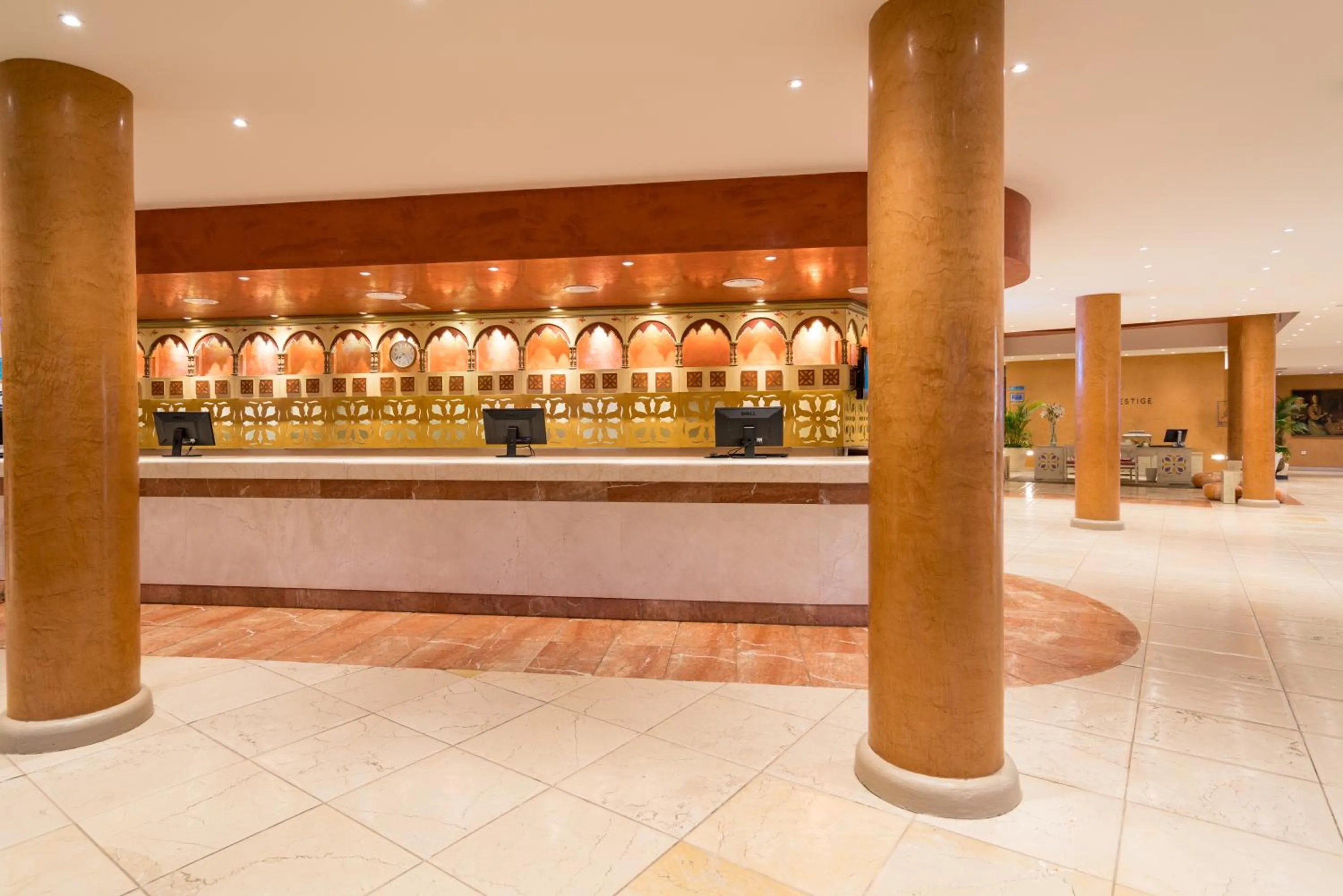Lobby or reception in Iberostar Waves Playa Gaviotas All Inclusive