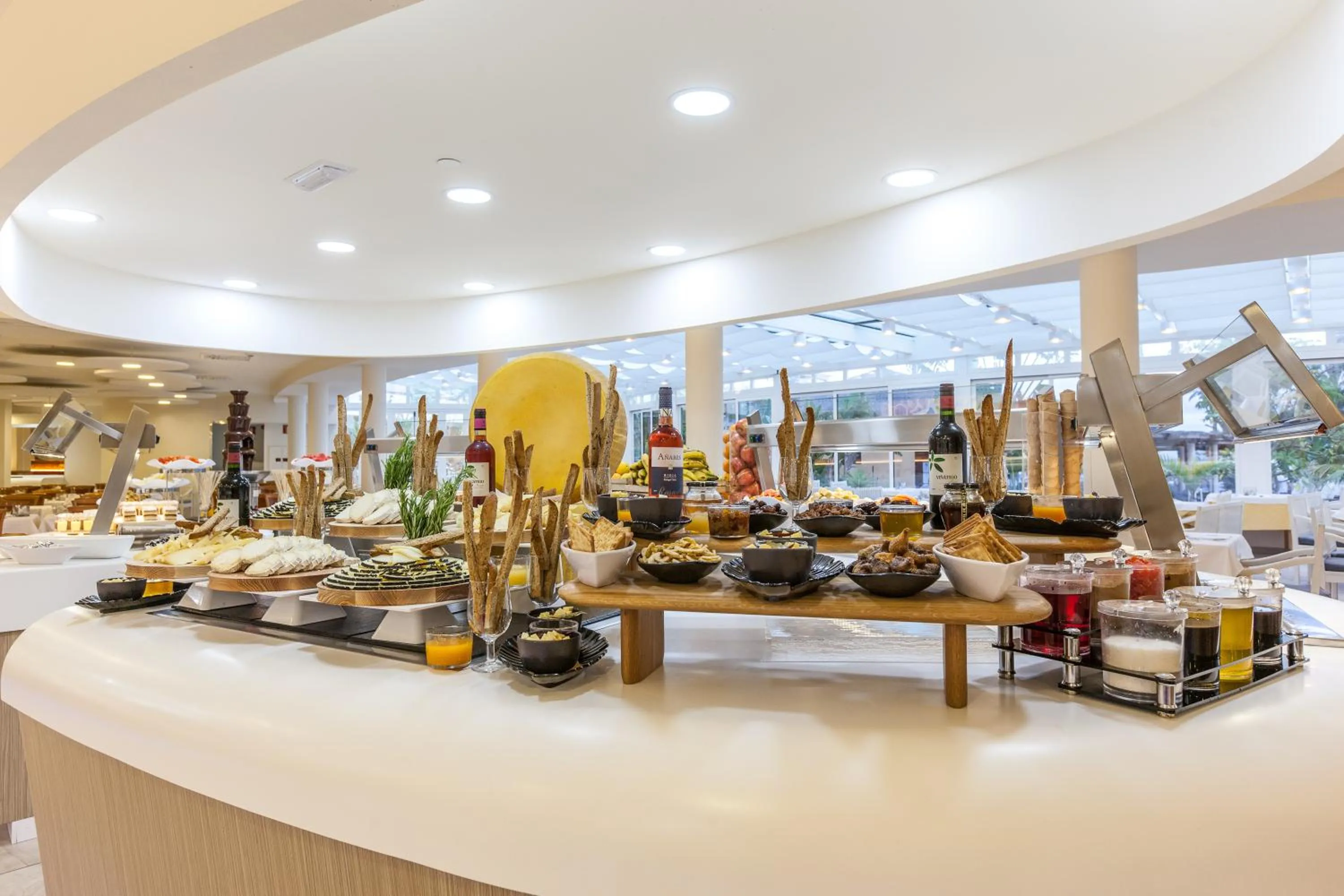 Restaurant/places to eat in Iberostar Waves Playa Gaviotas All Inclusive