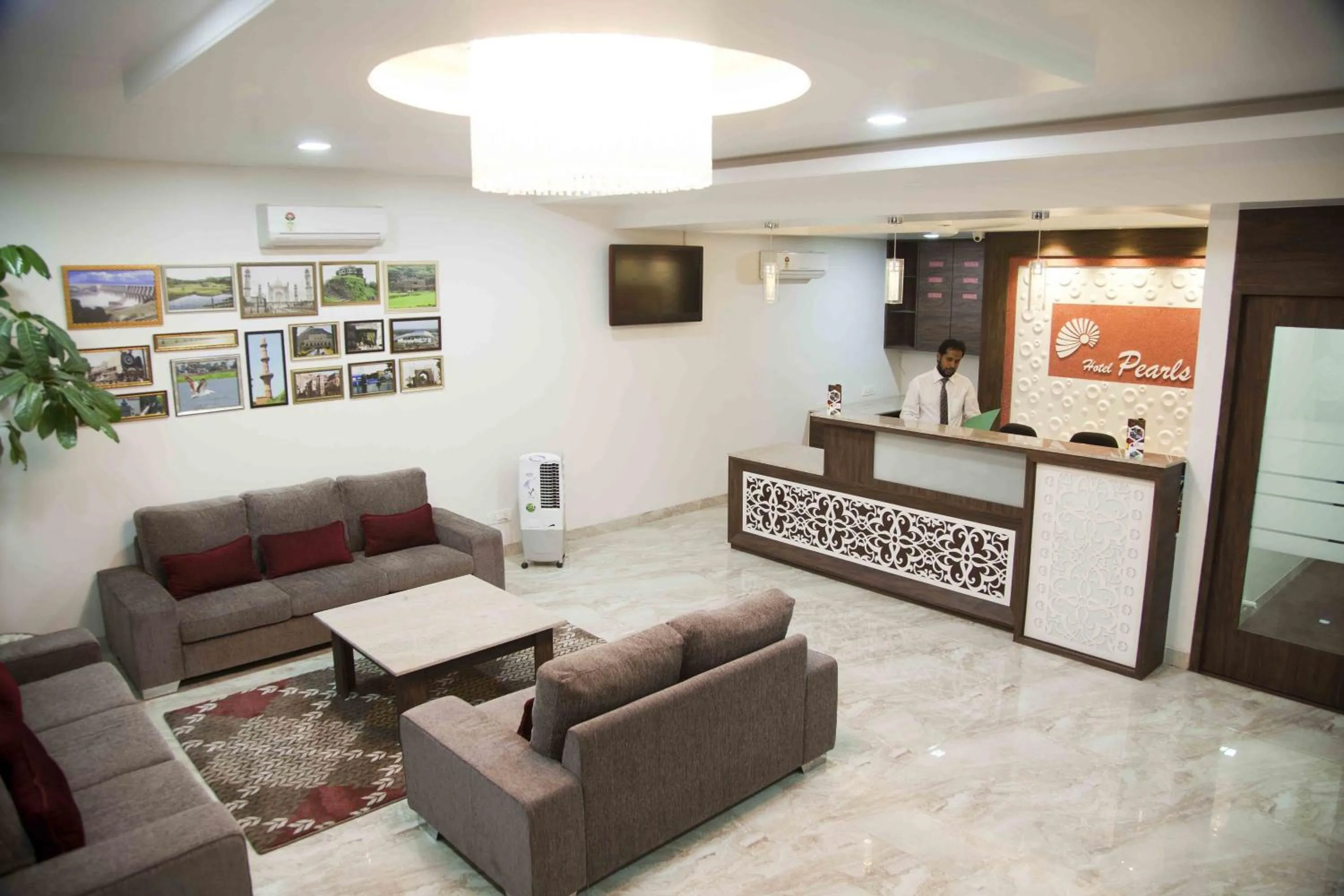 Lobby or reception in Hotel Pearls