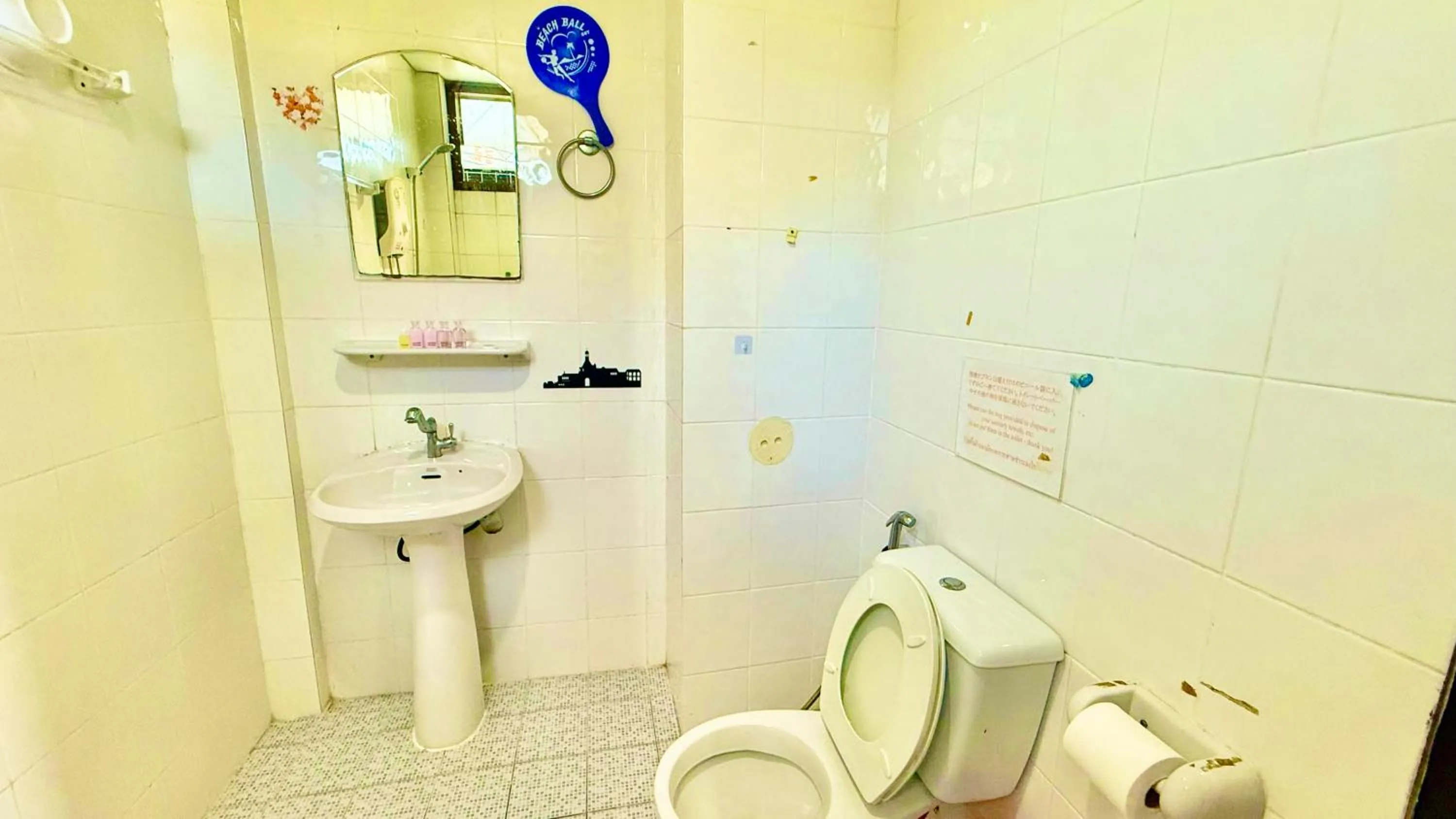 Bathroom in Hill Side Patong Hotel