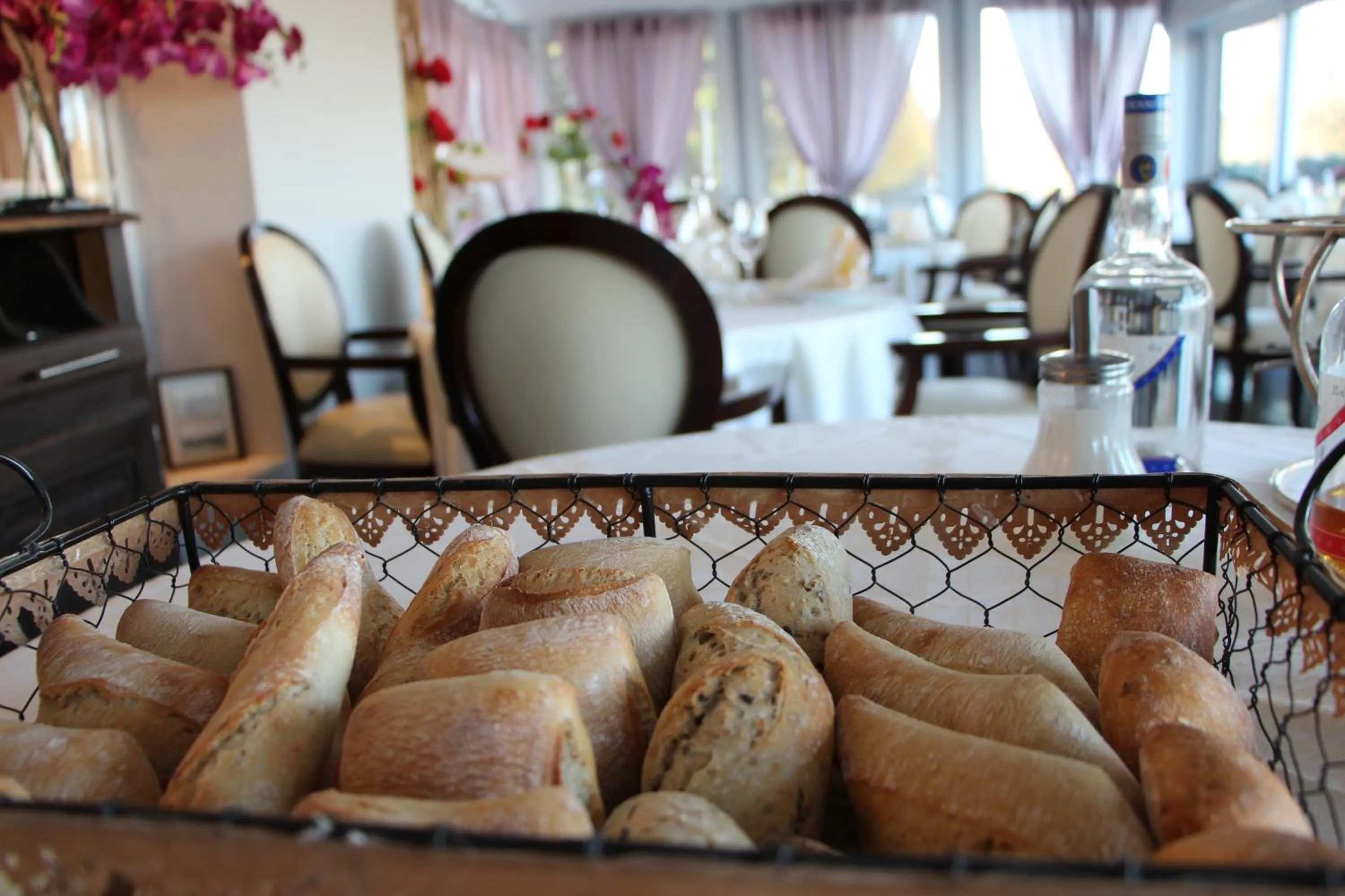 Restaurant/places to eat in Hôtel L'Esturgeon